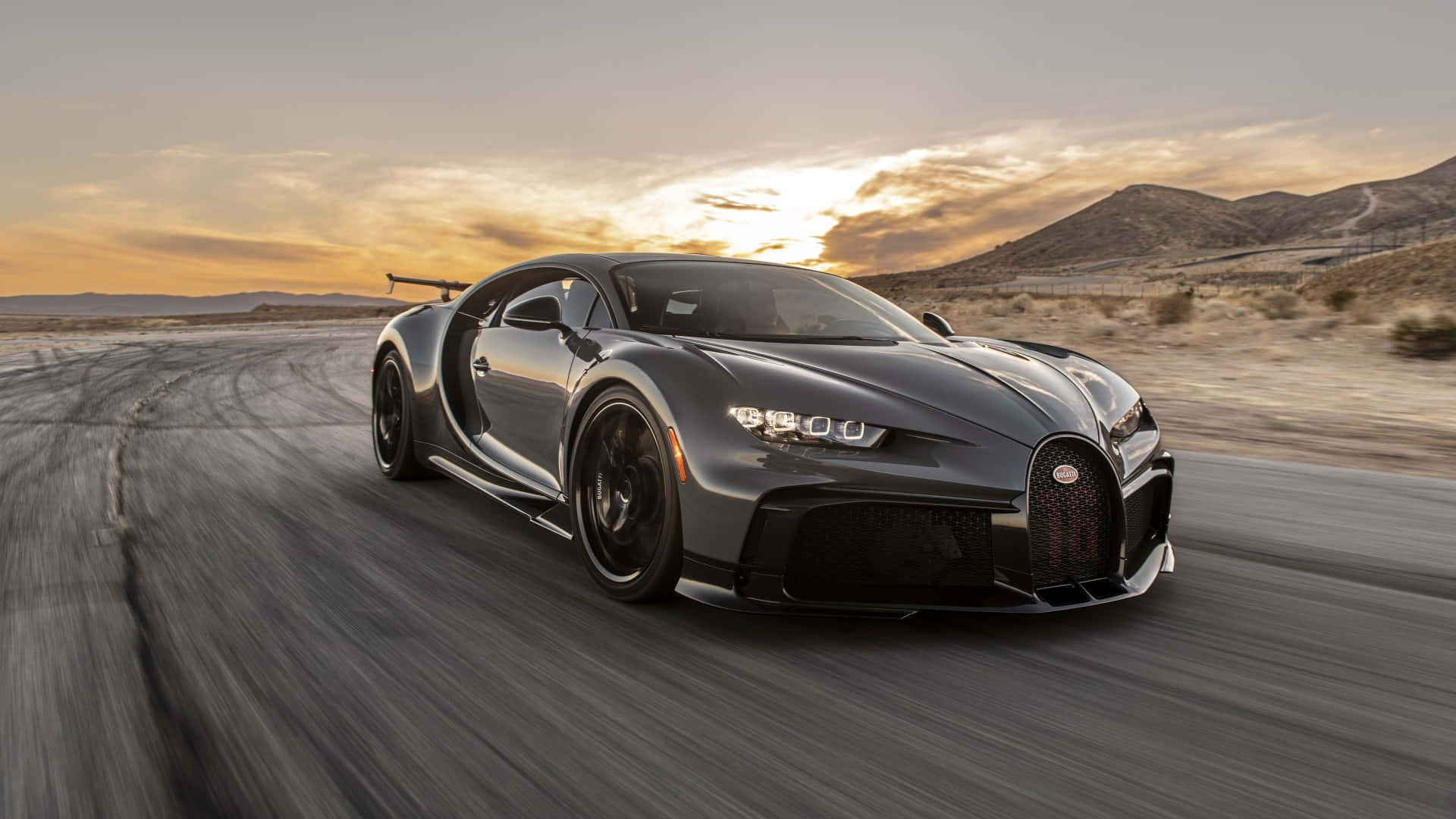 1920 X 1080 Kar Glans Swart Bugatti Chiron Muurpapier
