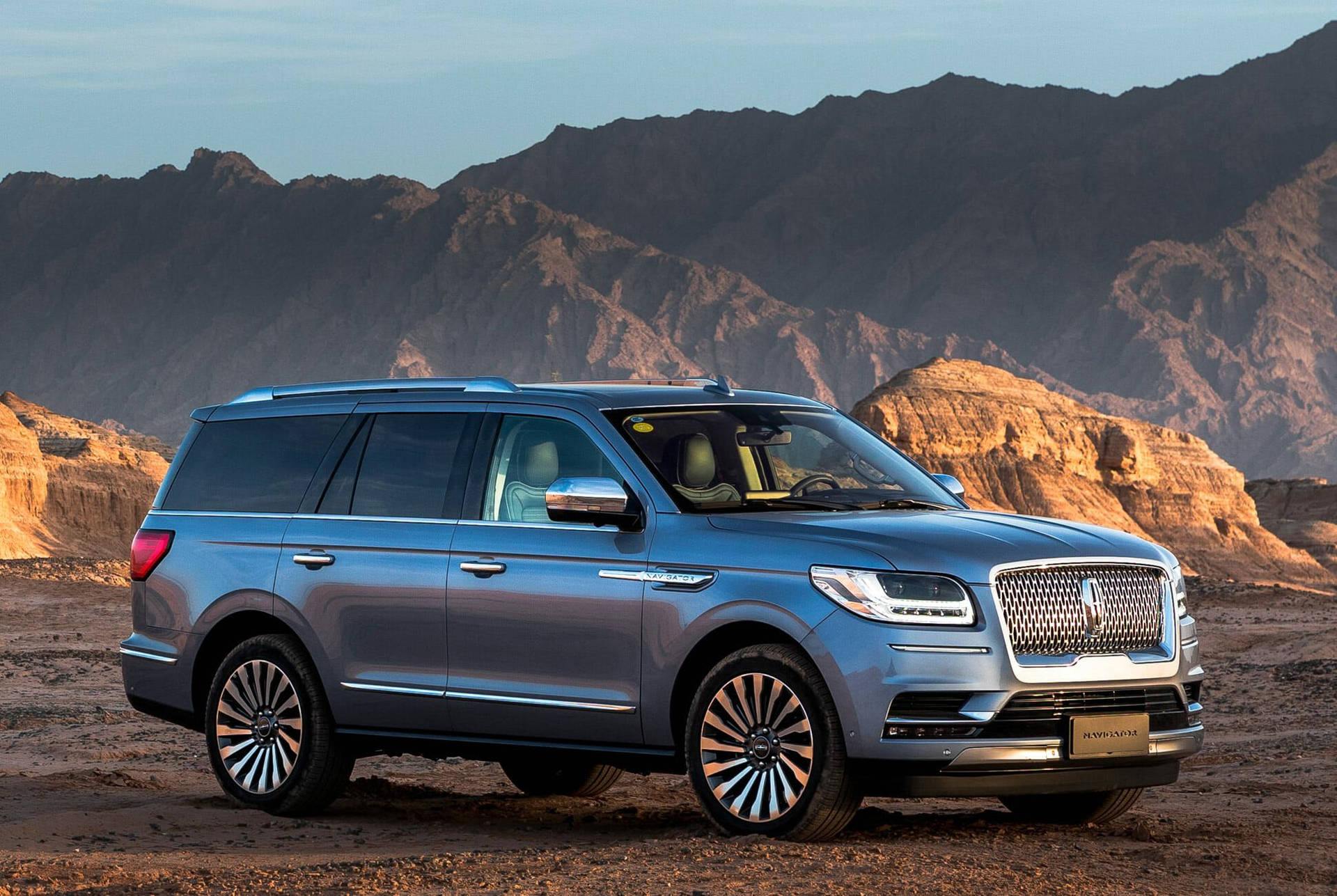 2018 Lincoln Motor Navigator Op Bergkant — Koel motors Muurpapier