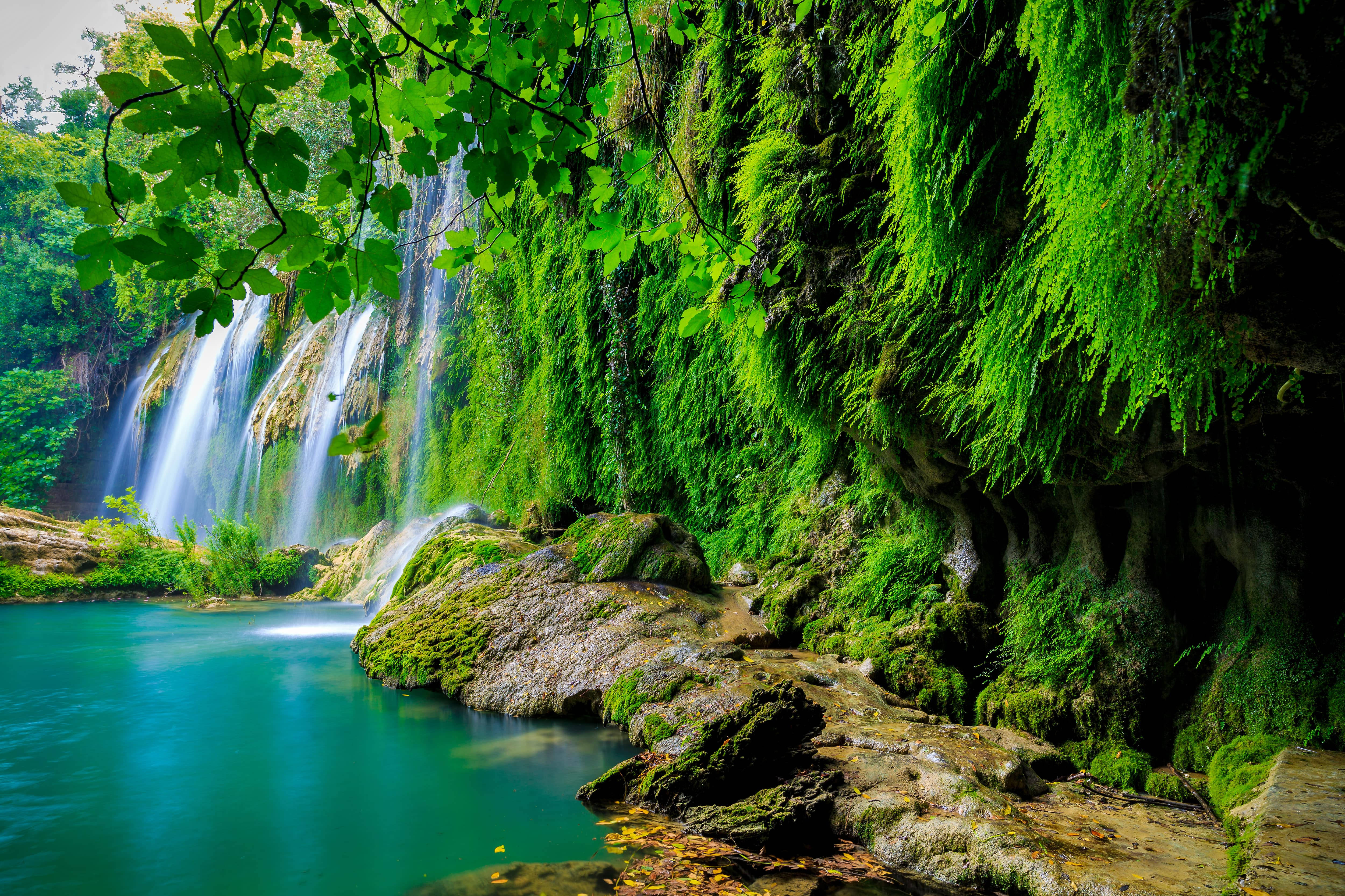 4K Groen Kursunlu Waterval Muurpapier