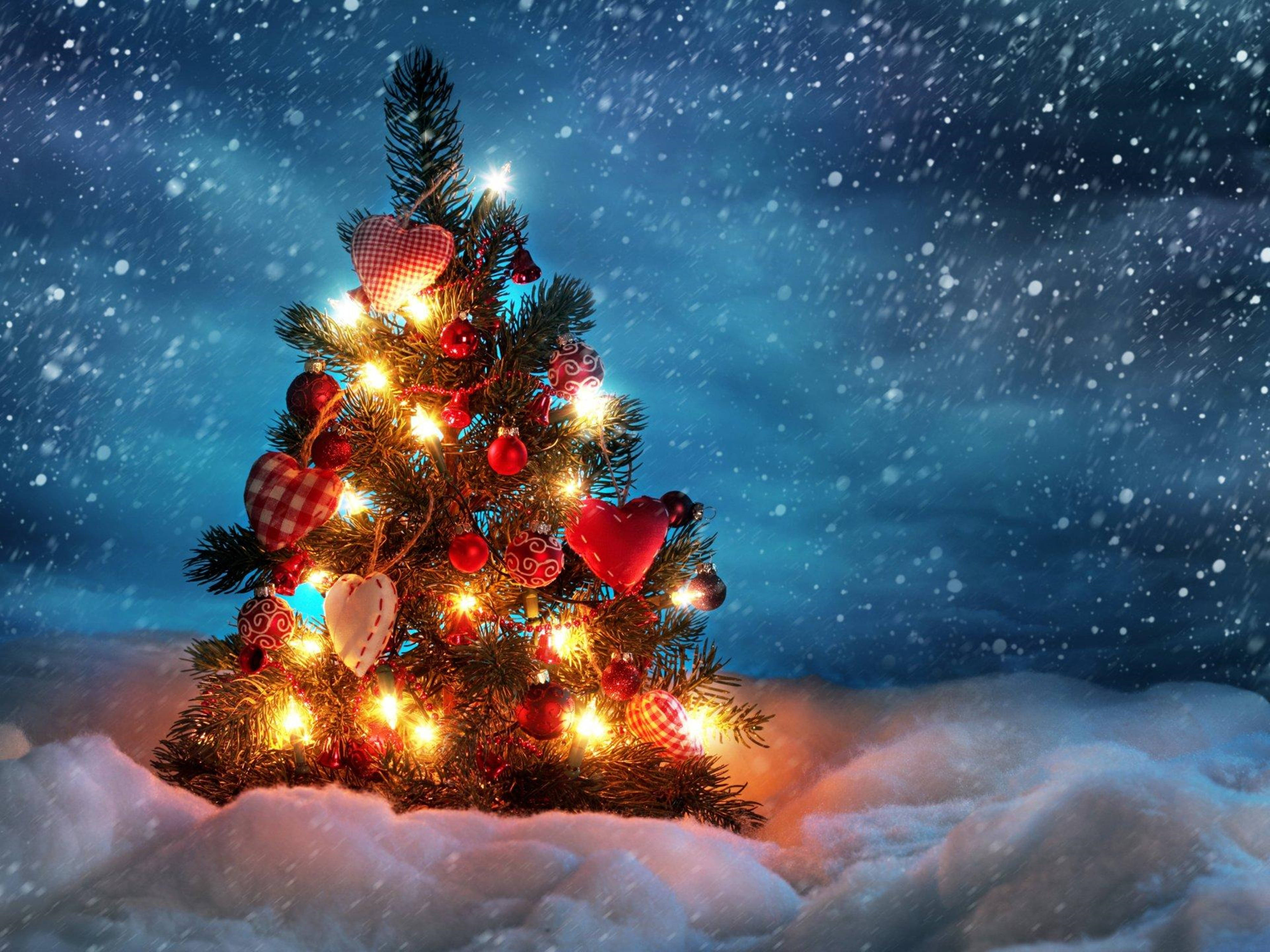 4K Ultra HD Kersboom Winter Muurpapier