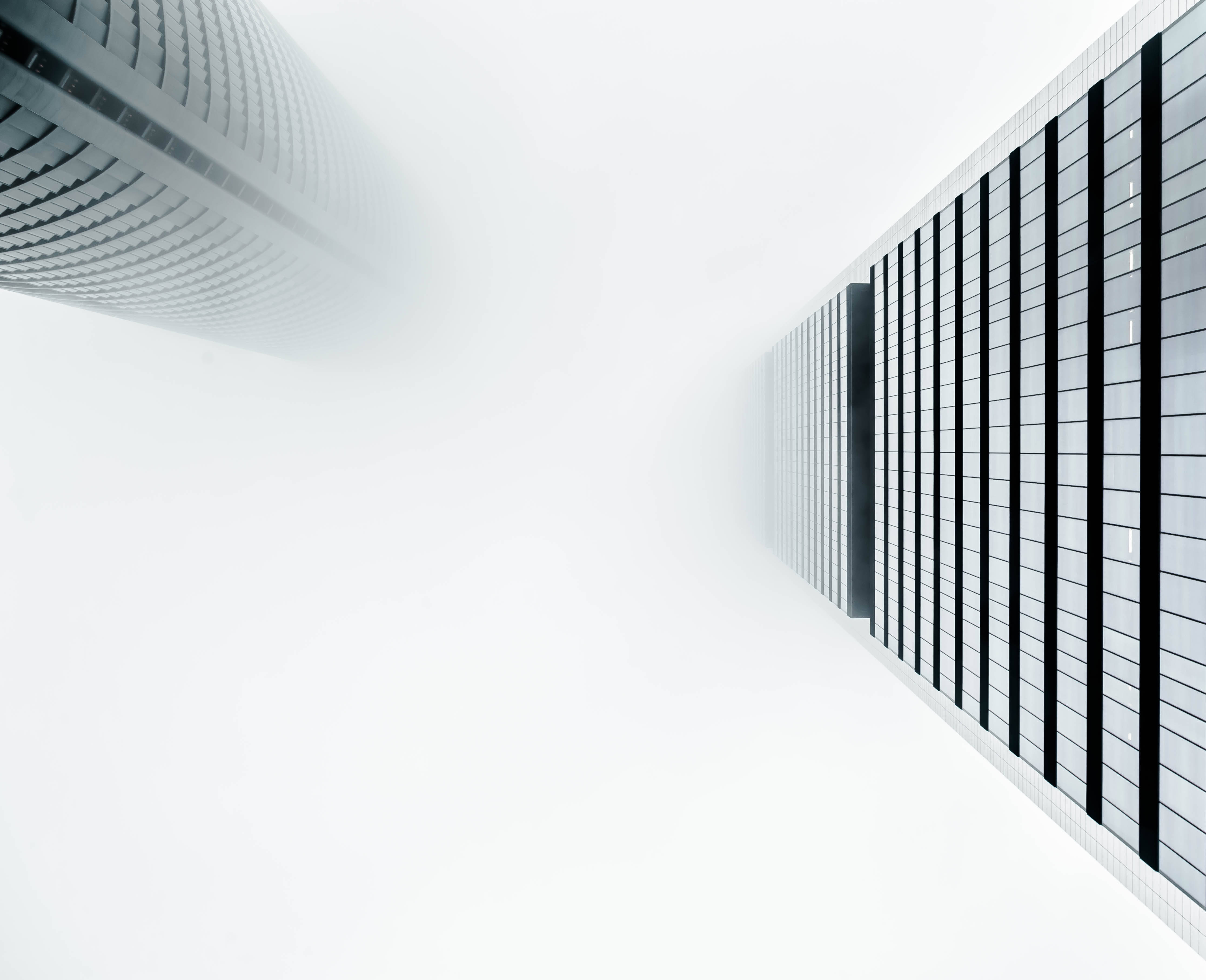 4K Wit Twee Wolkrapers Muurpapier
