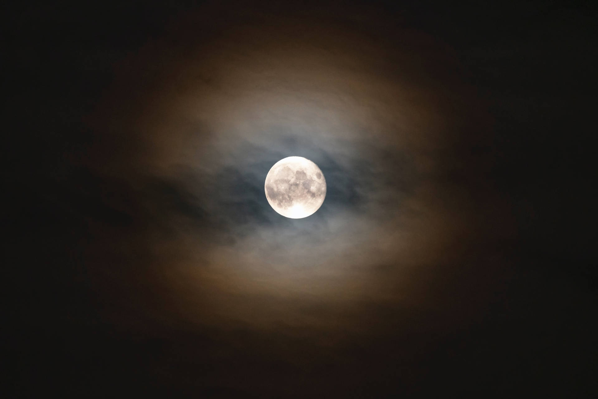 Voorskou-agtergrond volmaan, maan, nag, wolke