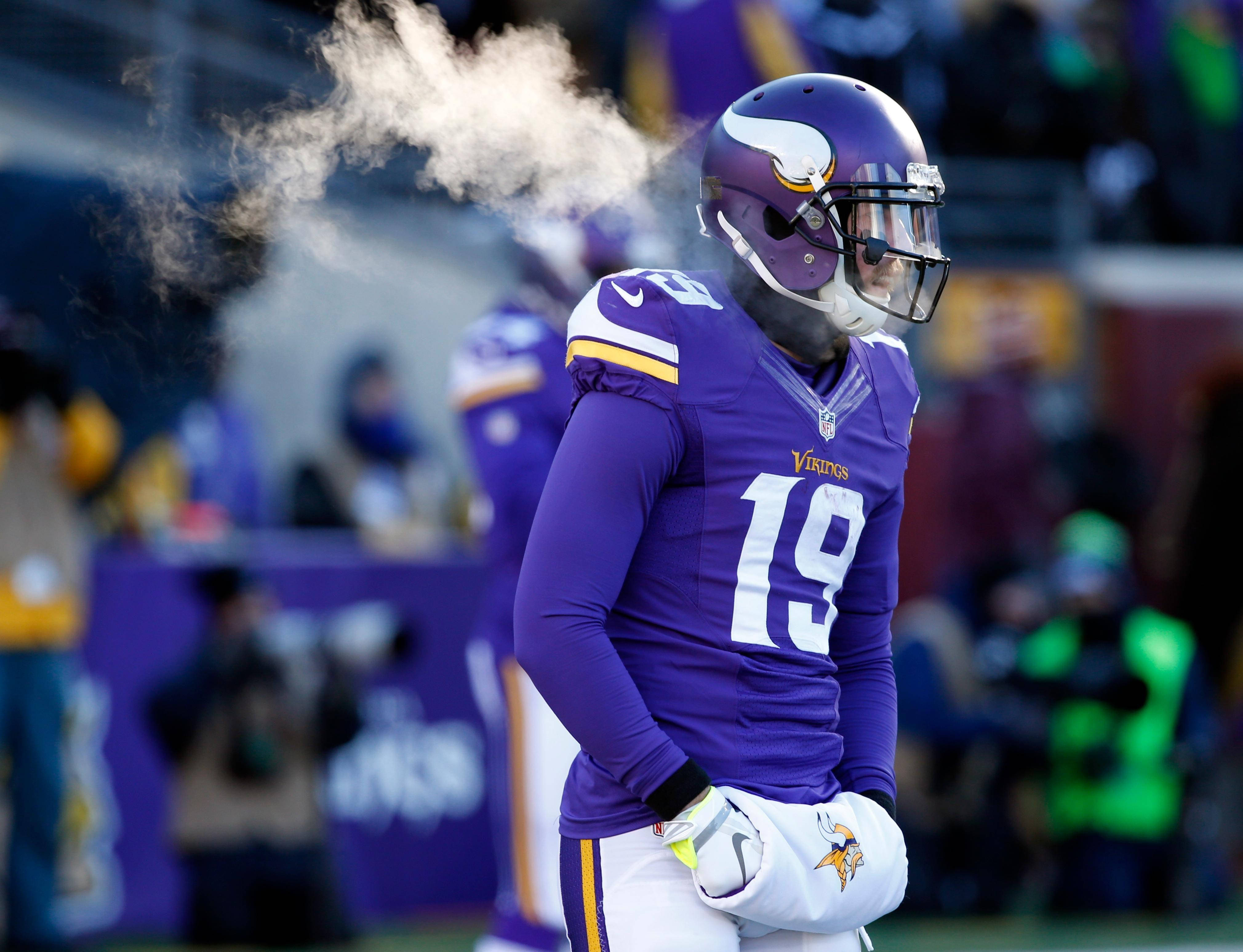 Adam Thielen Koue Sokkerwedstryd Muurpapier