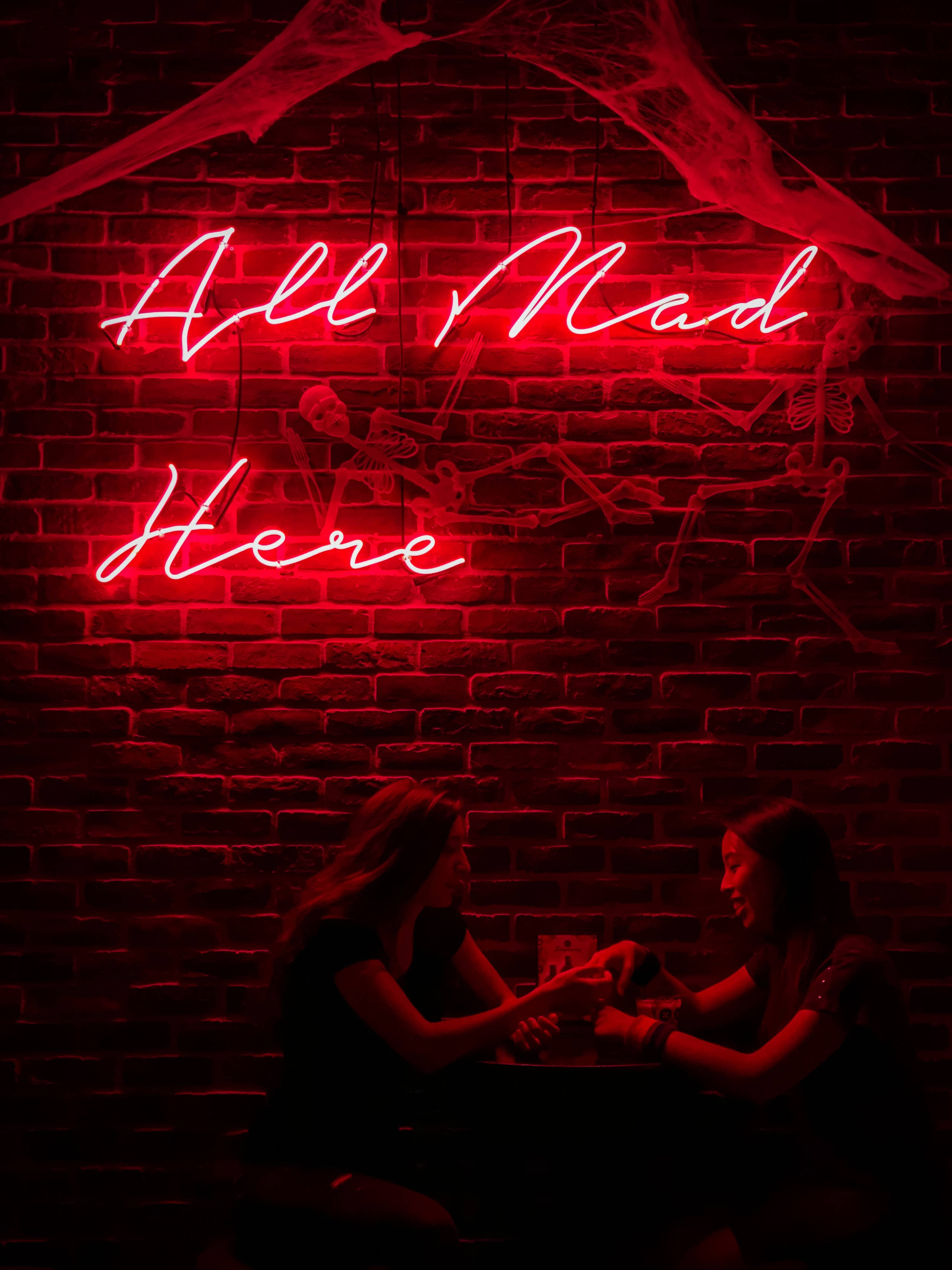 All Mad Hier Neon-teken Muurpapier