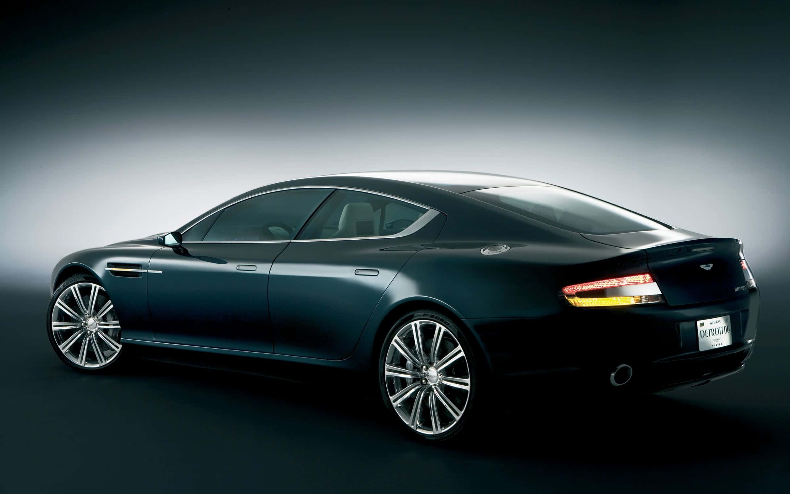 Aston Martin Rapide S - Luuksheid Ontmoet Werkverrigting Muurpapier