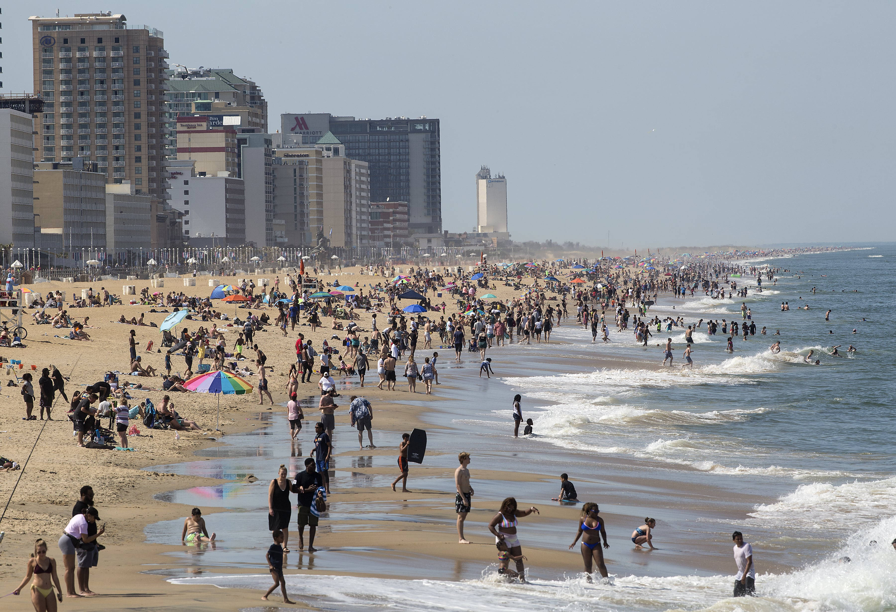 Besige Dag by Virginia Beach Muurpapier