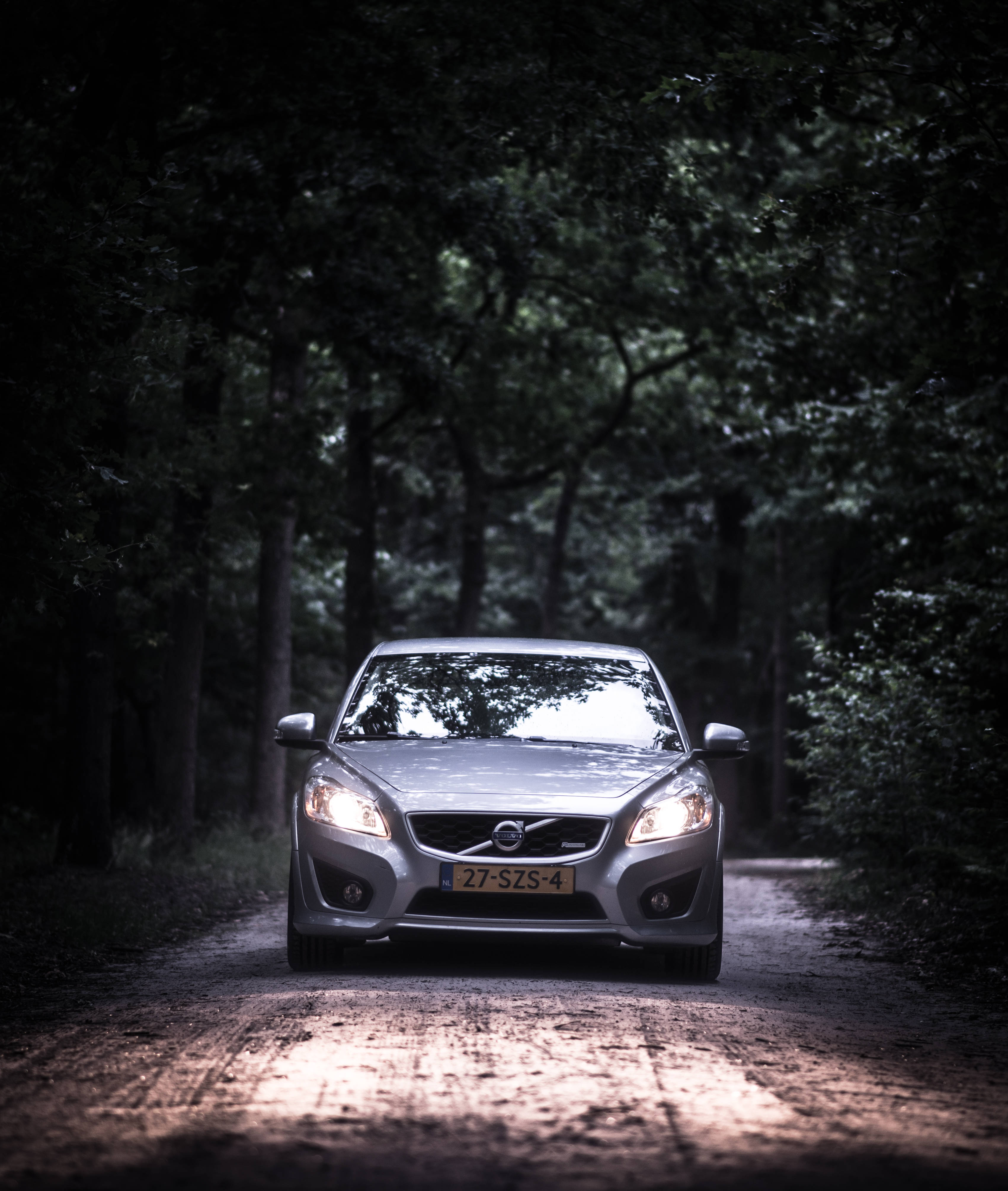 Bestuur Grys Volvo Sedan Muurpapier