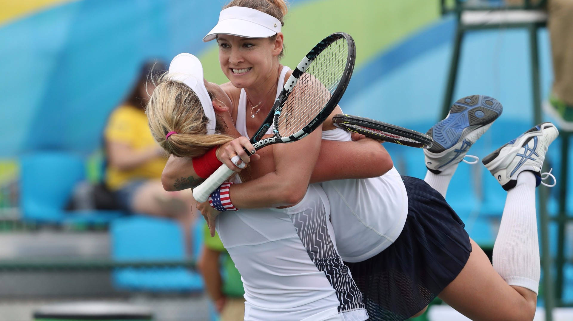 Bethanie Mattek-Sands Omhels Medespeler Muurpapier