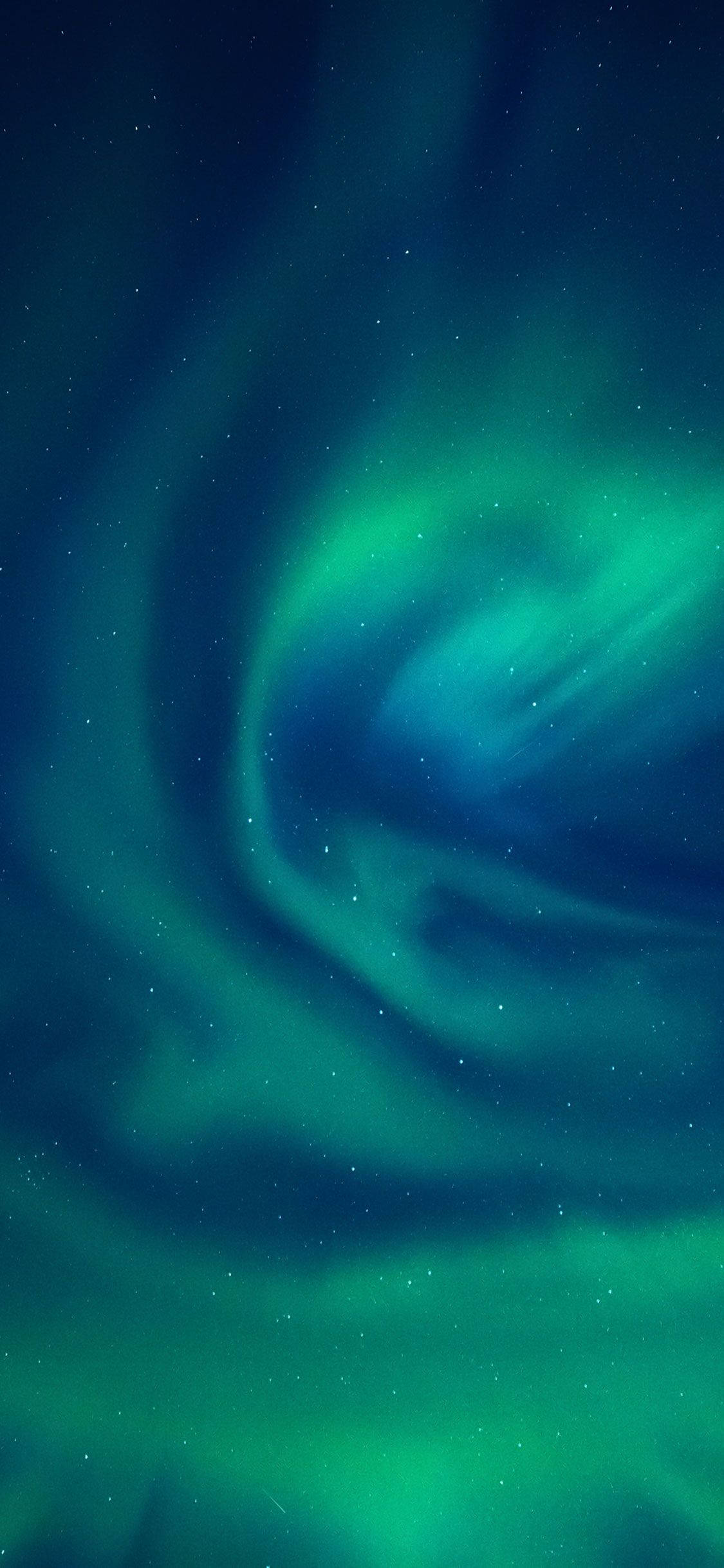 Betowerende Aurora Borealis in die Arktiese Lug Muurpapier