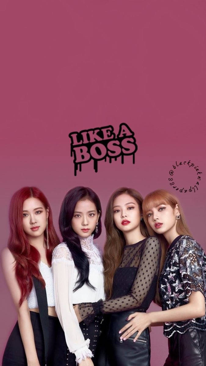 Blackpink-agtergrond van lede op pienk agtergrond met Like A Boss-teks