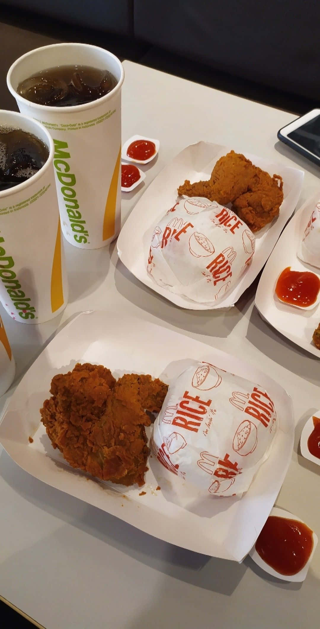 Bord Hoender-en-Rys McDonald's Kosfoto Muurpapier