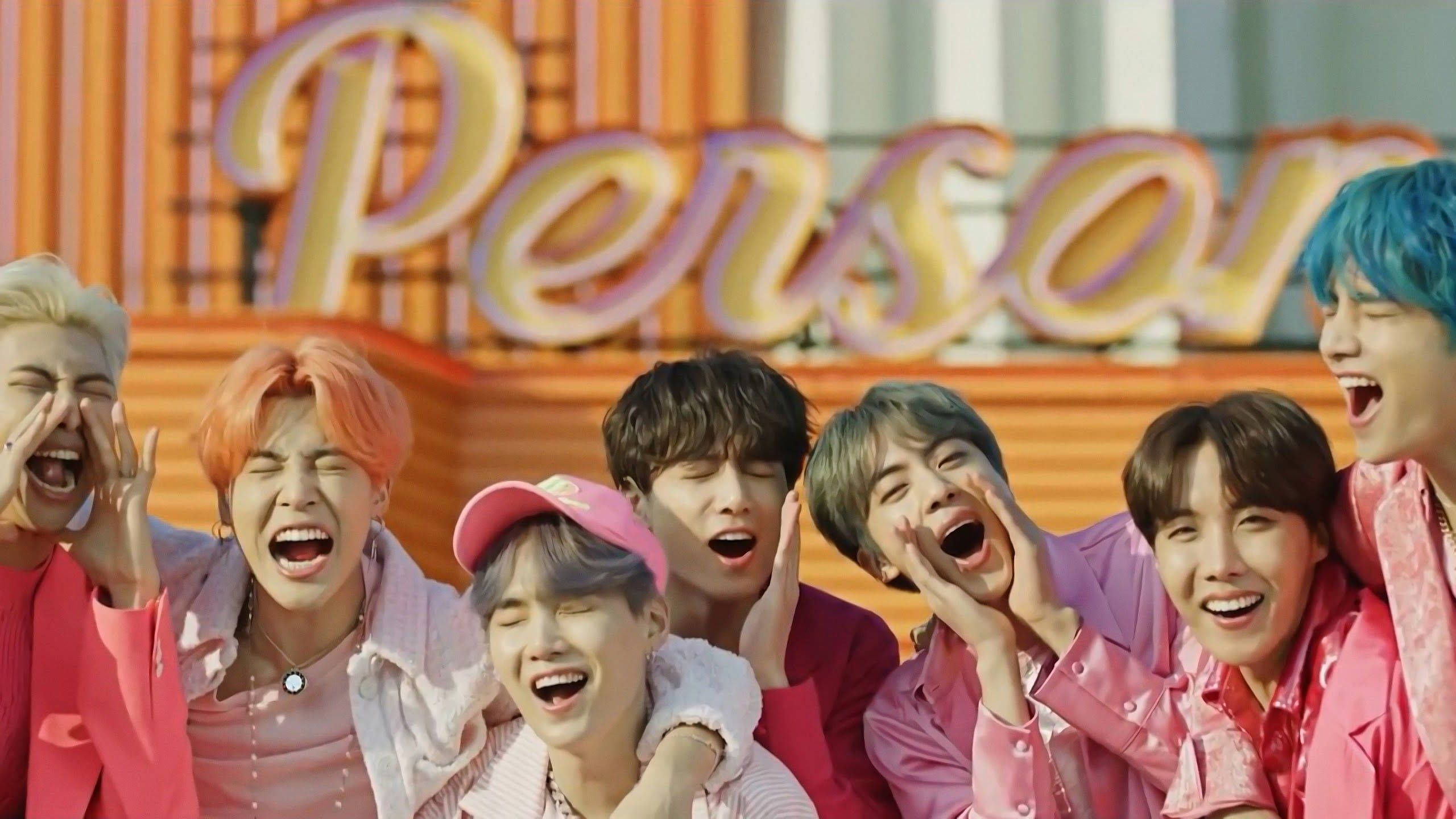 BTS Boy With Luv-agtergrond vir Rekenaar Muurpapier