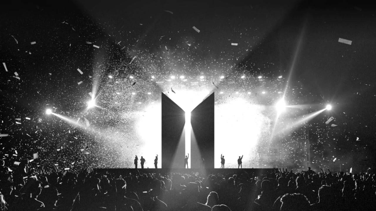 BTS-konsert met BTS-logo-silhoeët — Bts-logo GIF Muurpapier