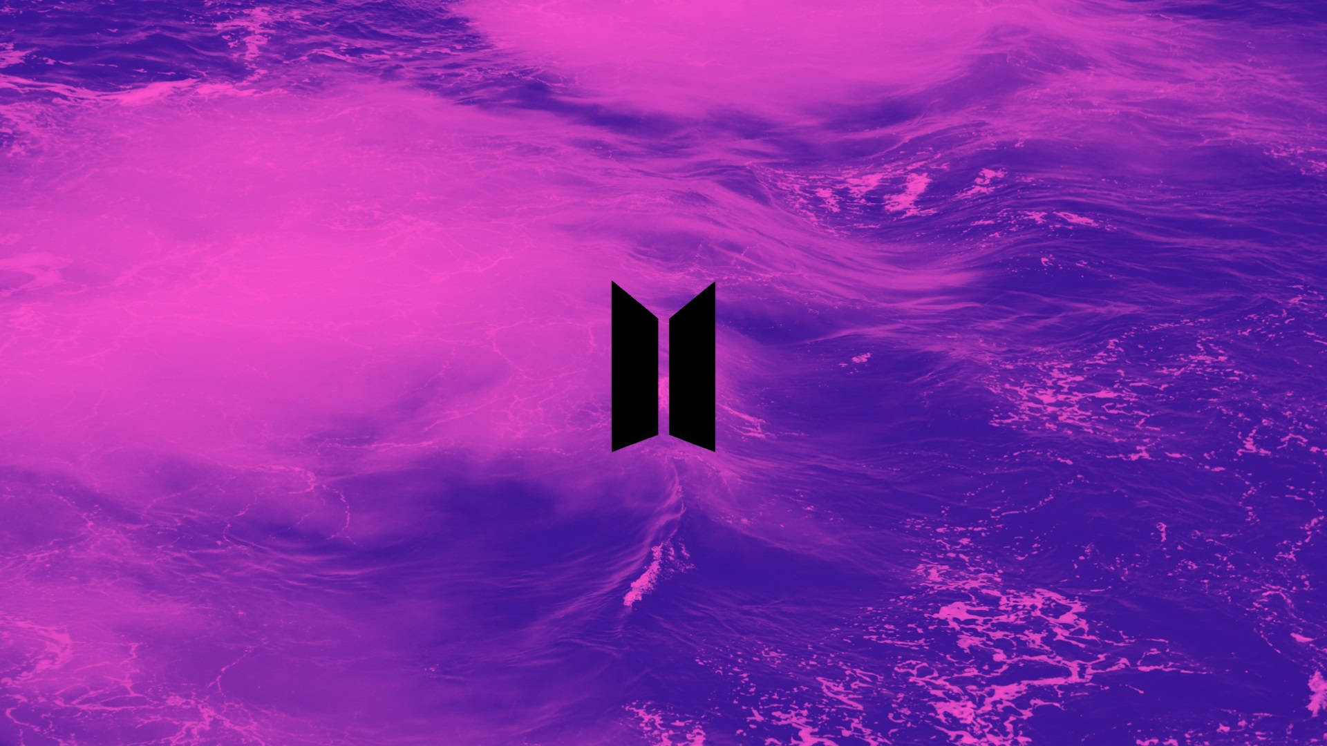 BTS-logo op wolke bo see skootrekenaar Muurpapier