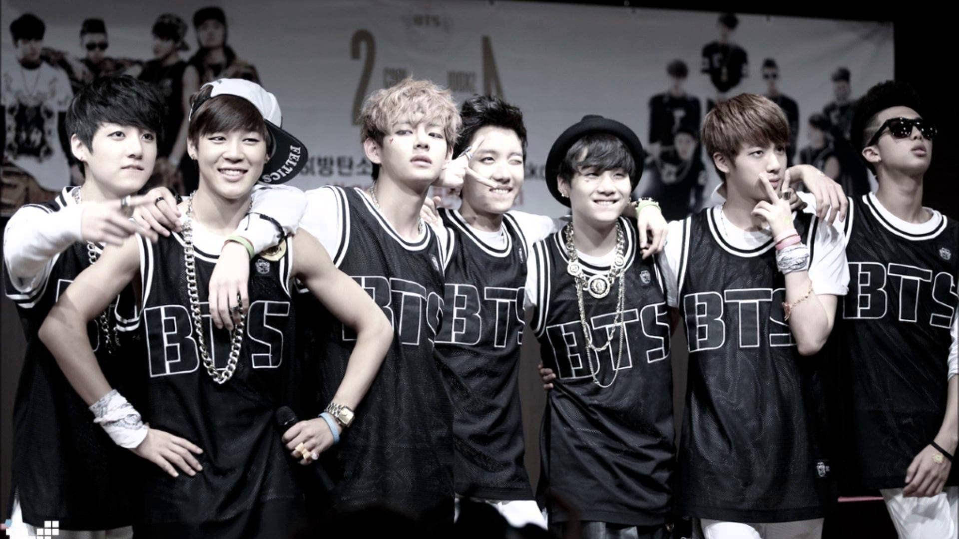 BTS met Truie op Skootrekenaar Muurpapier