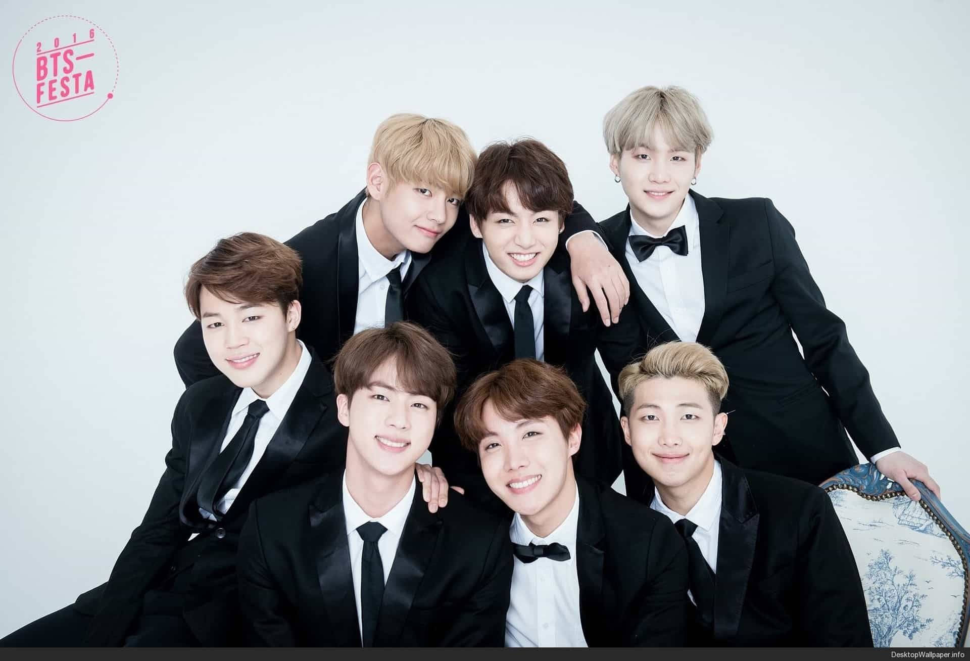 BTS Swart Pak 2020 Muurpapier