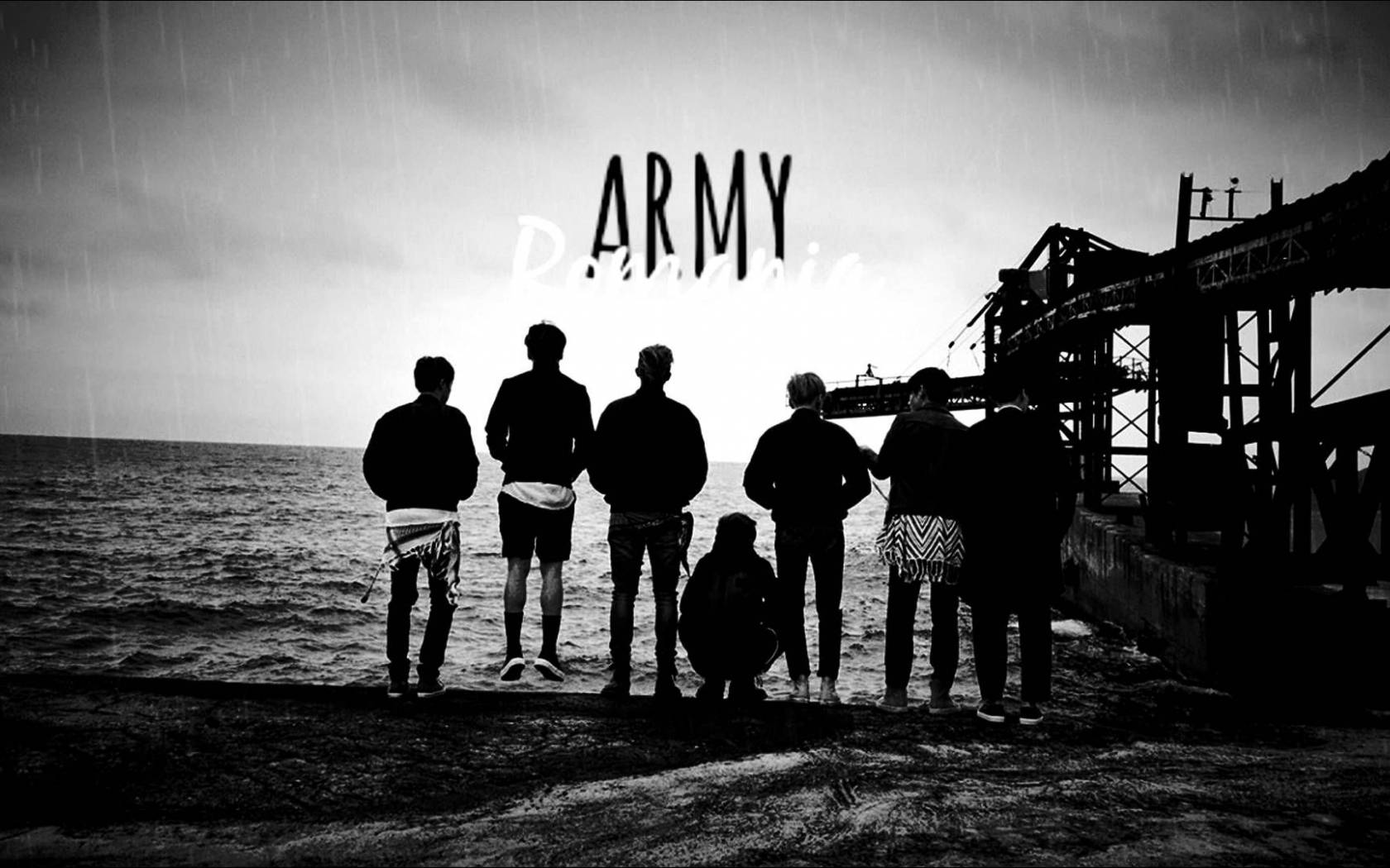 BTS wat by die see staan Swart en Wit Skootrekenaar Muurpapier