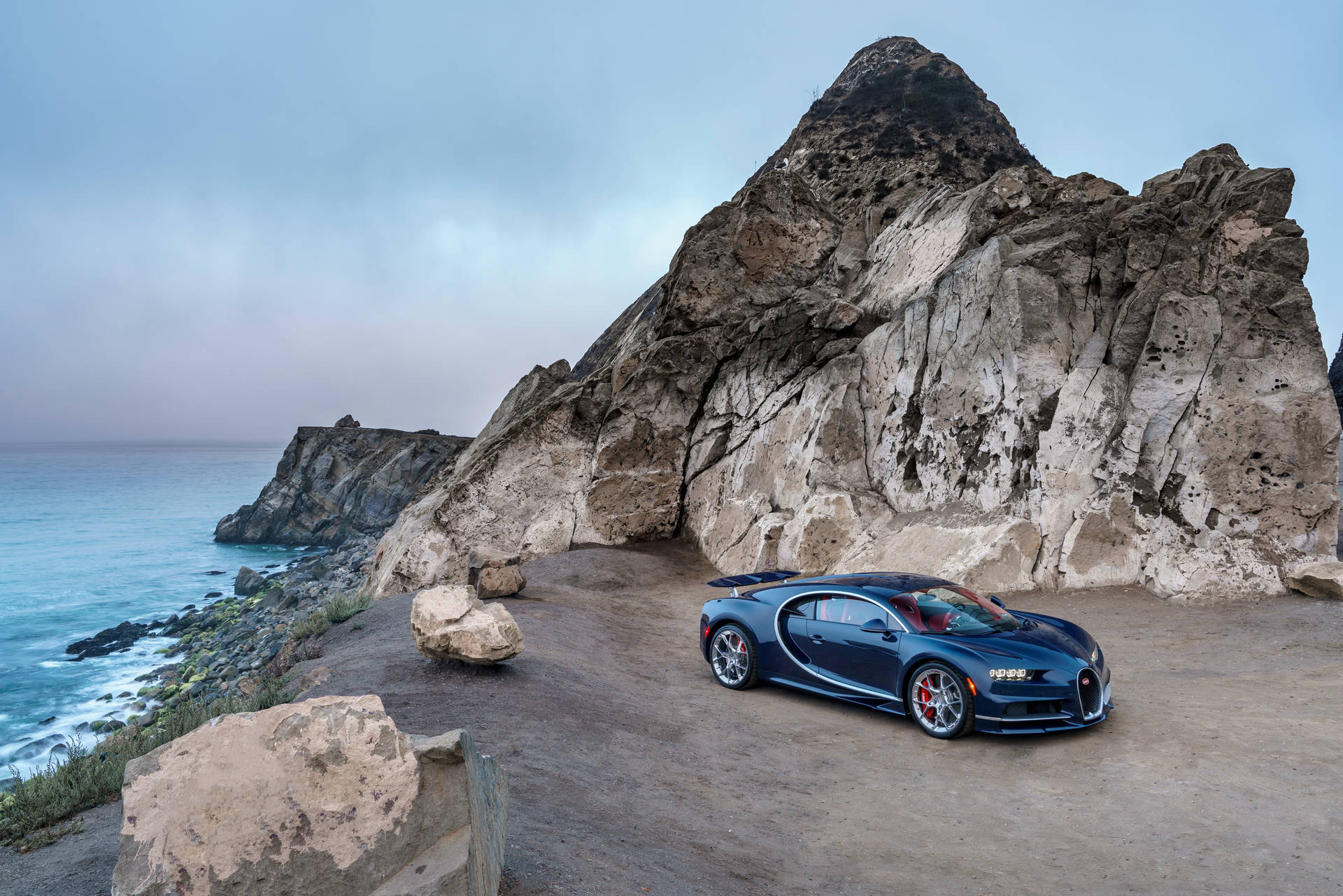 Bugatti Chiron By Die See Agtergrond