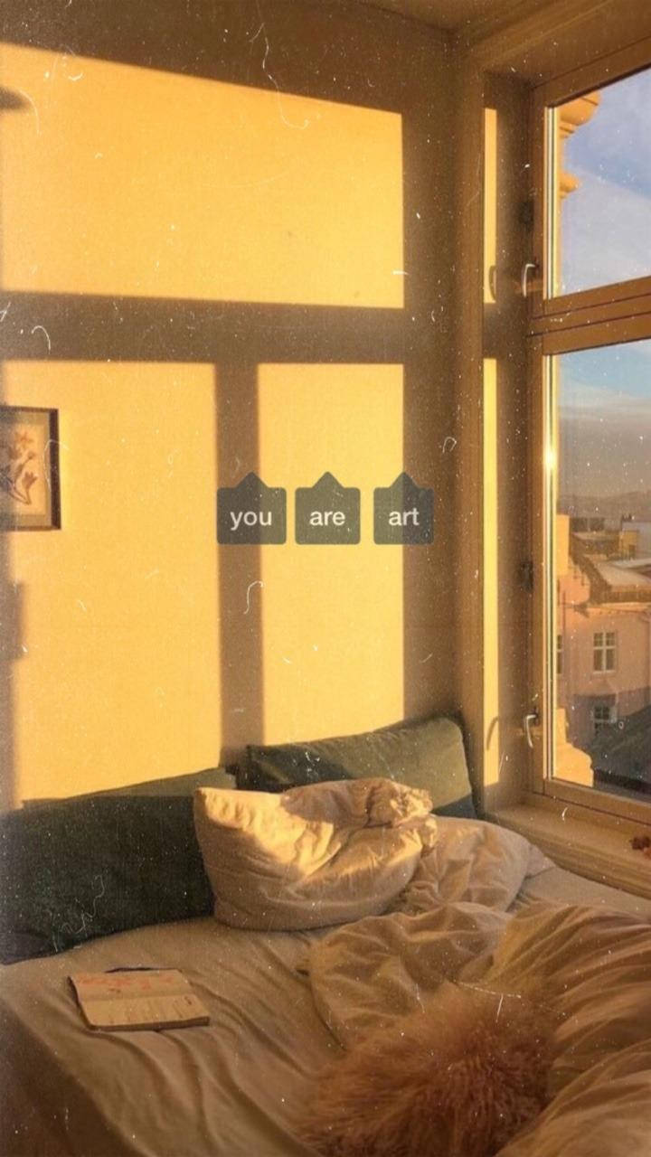 Byskrif: Warm Atmosfeer in Estetiese Geel Kamer Muurpapier