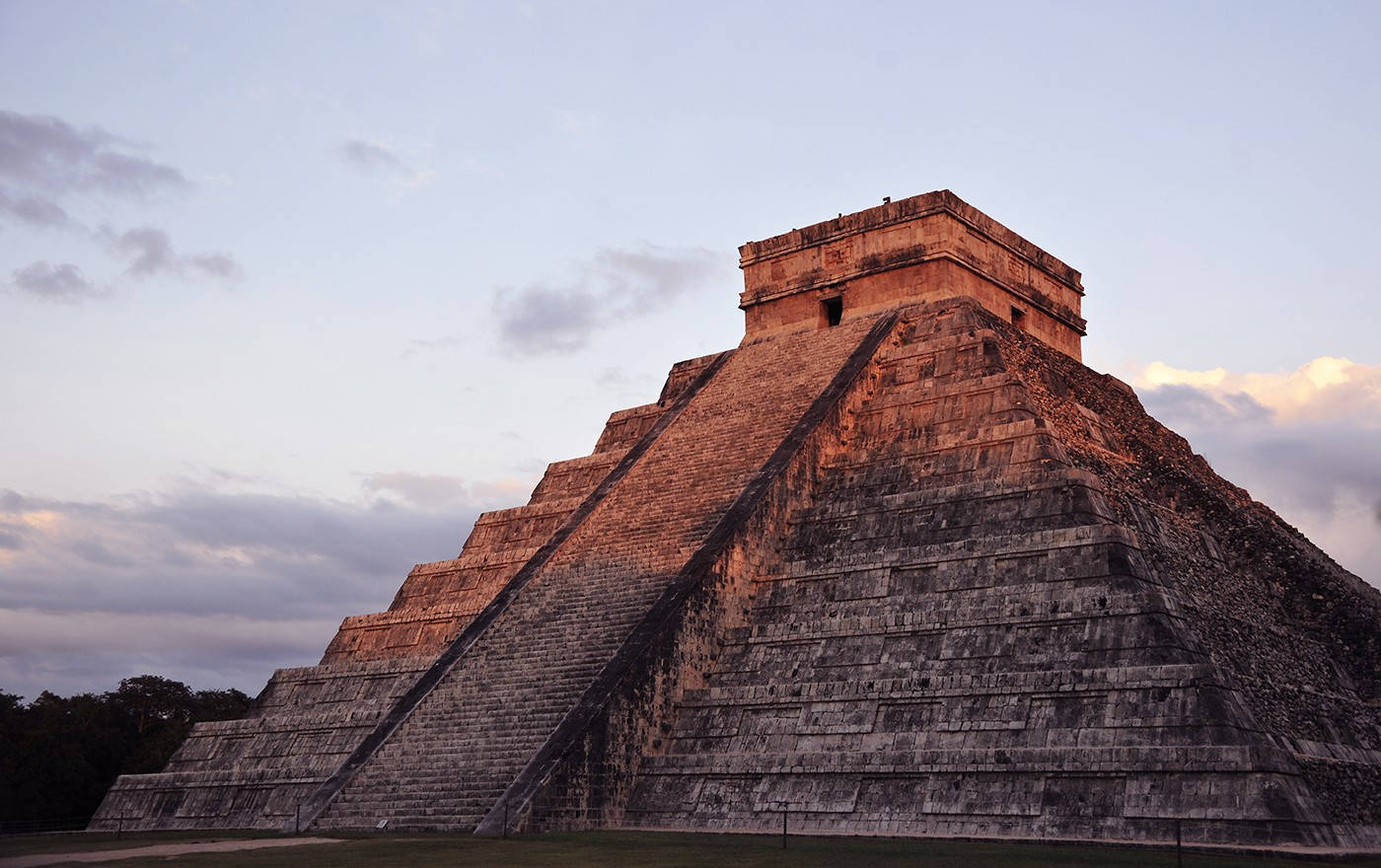 Chichen Itza Sondergloed Muurpapier