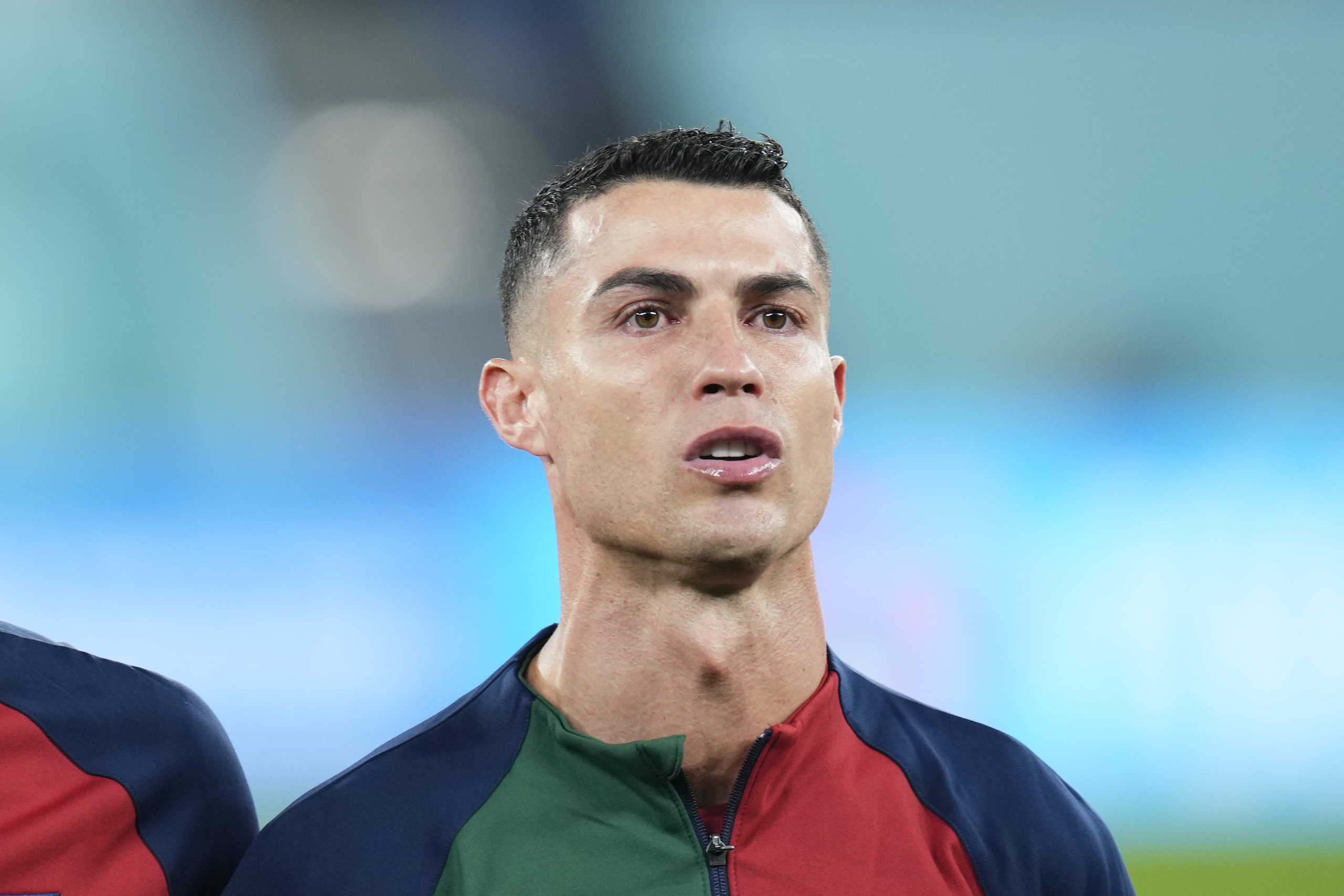 Cristiano Ronaldo gereed vir aksie op die sokkerveld. Muurpapier