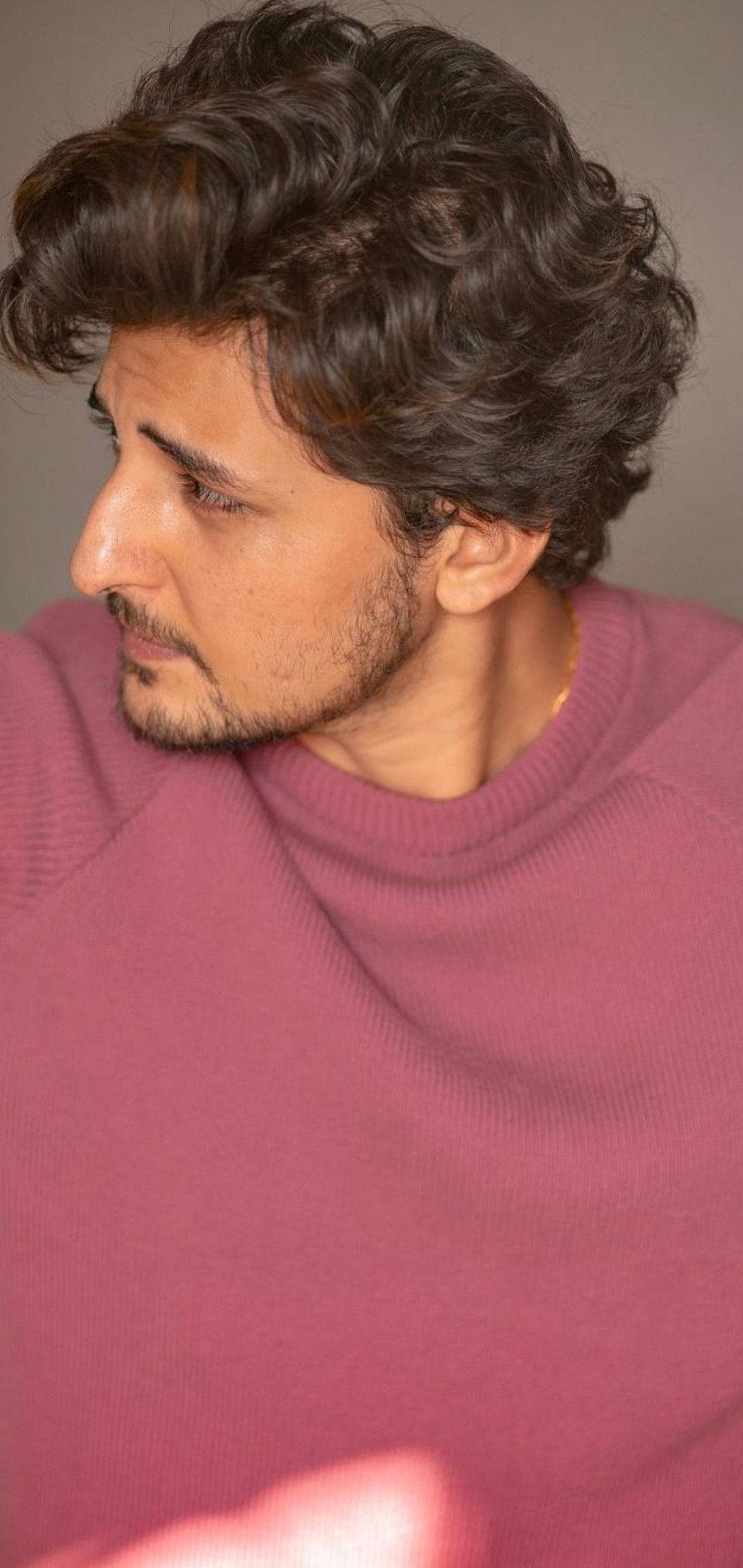 Darshan Raval HD Krulhare Muurpapier