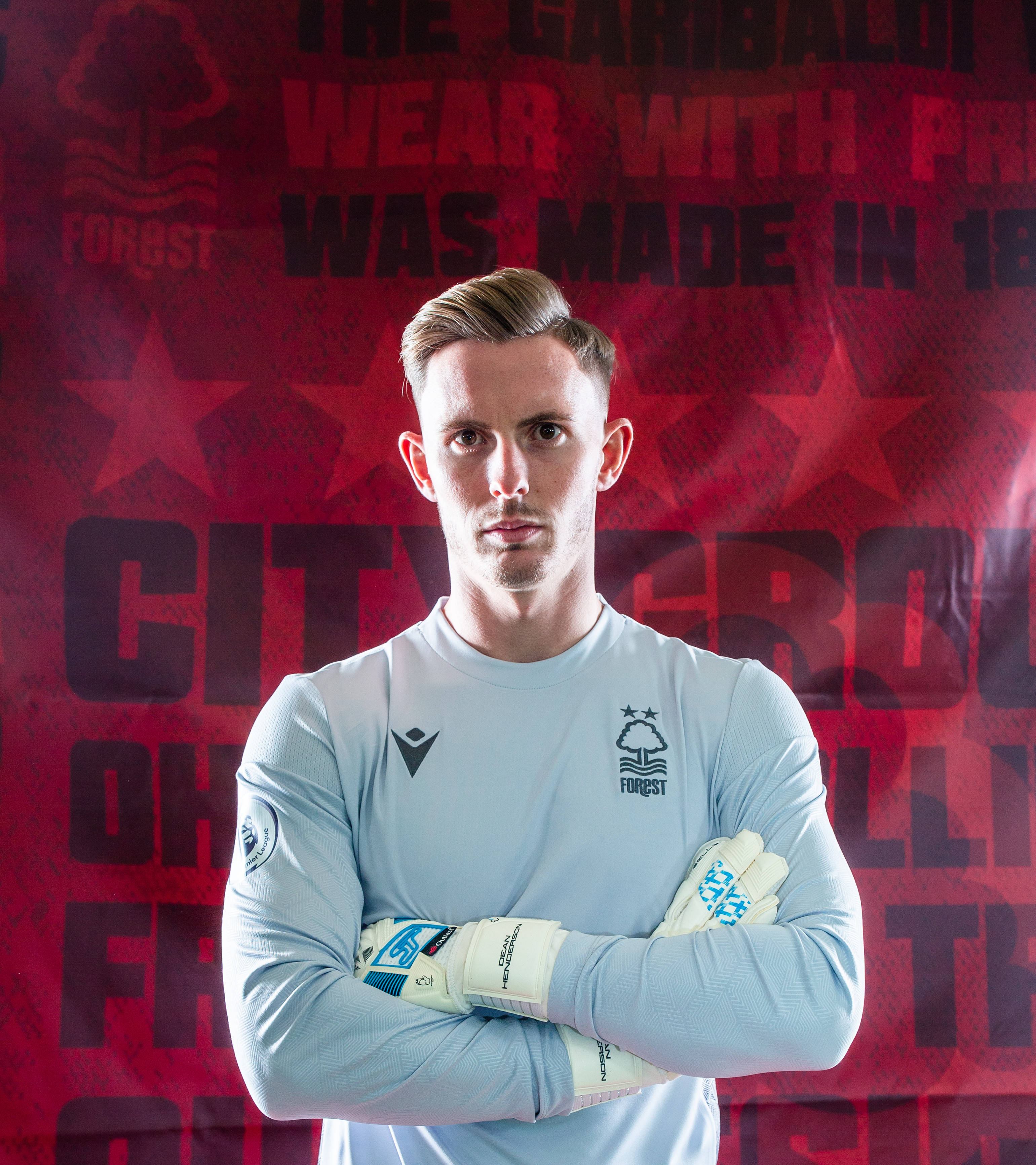 Dean Henderson Gekruiste Arms Muurpapier