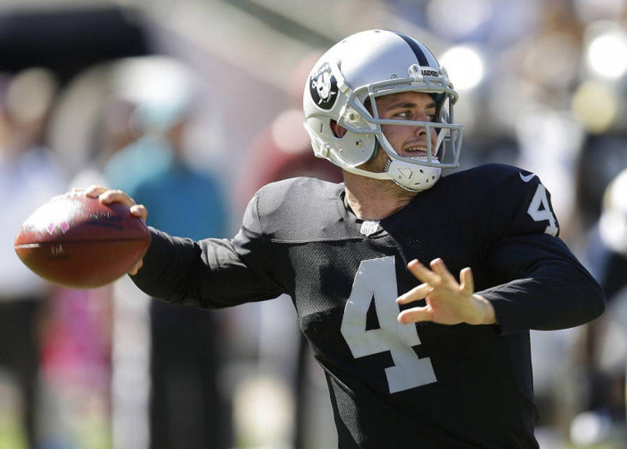 Derek Carr meet die gooi Muurpapier