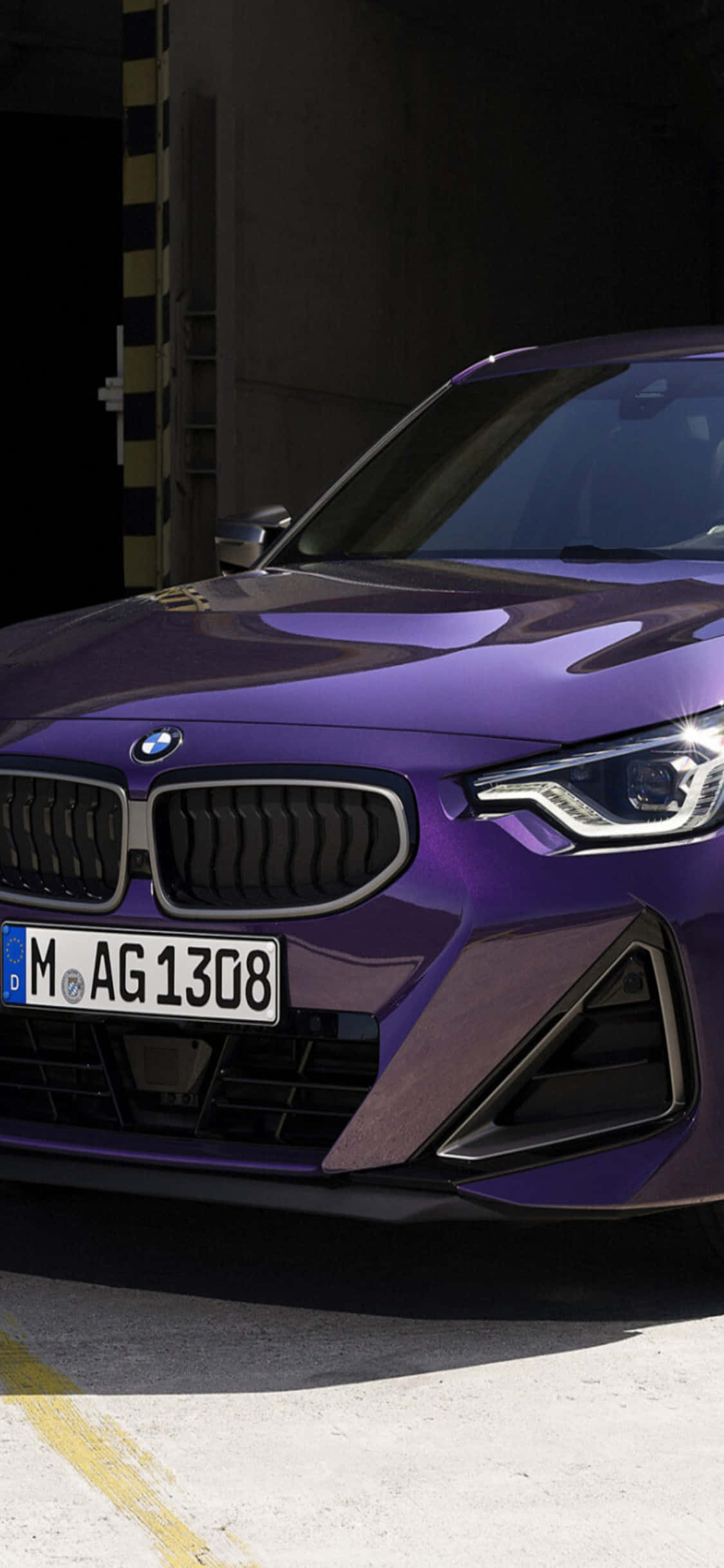 Die iPhone X en die BMW; Luukse Herbedink Muurpapier