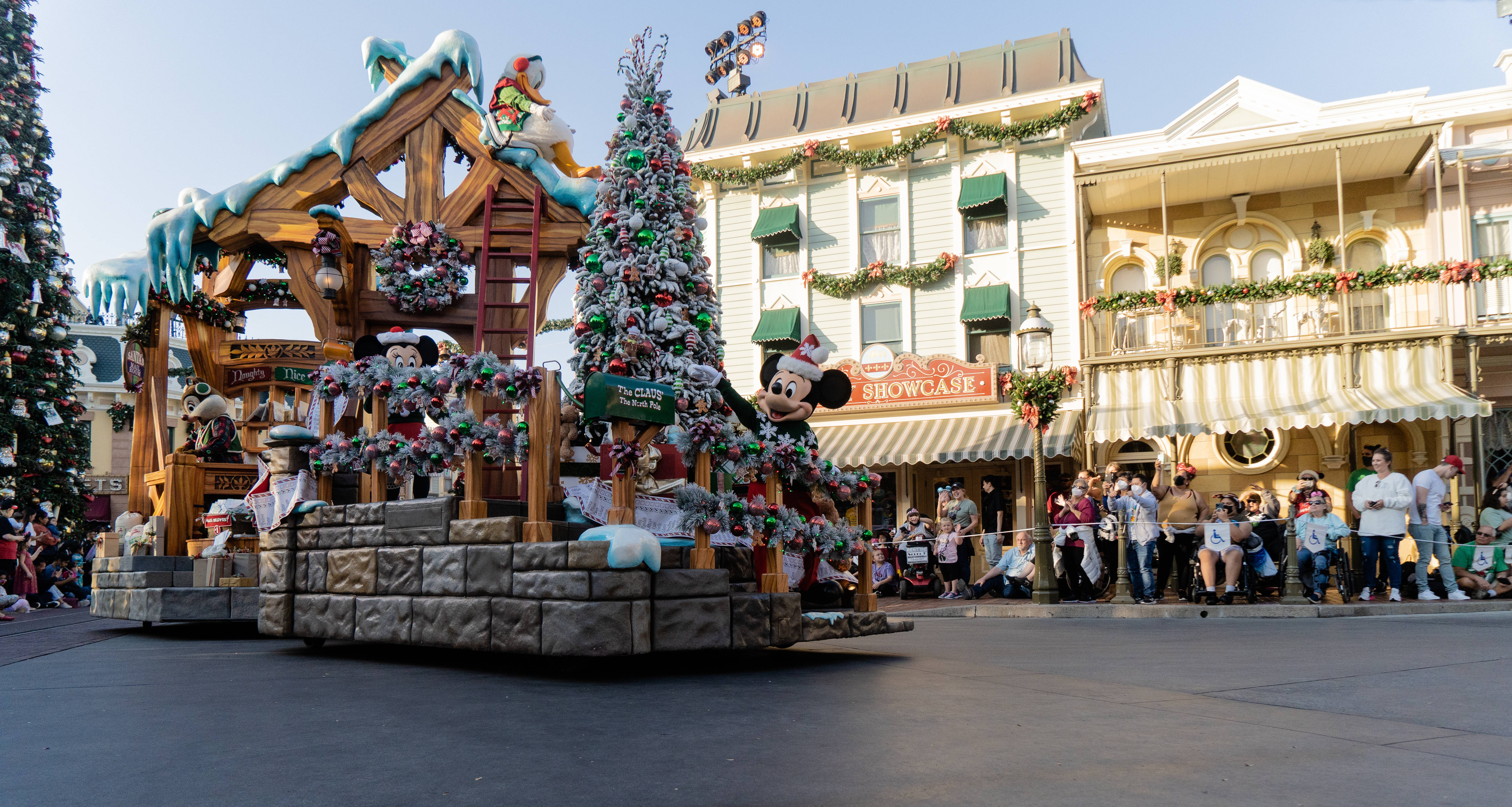 Disney Kersfees Dorp Parade Muurpapier