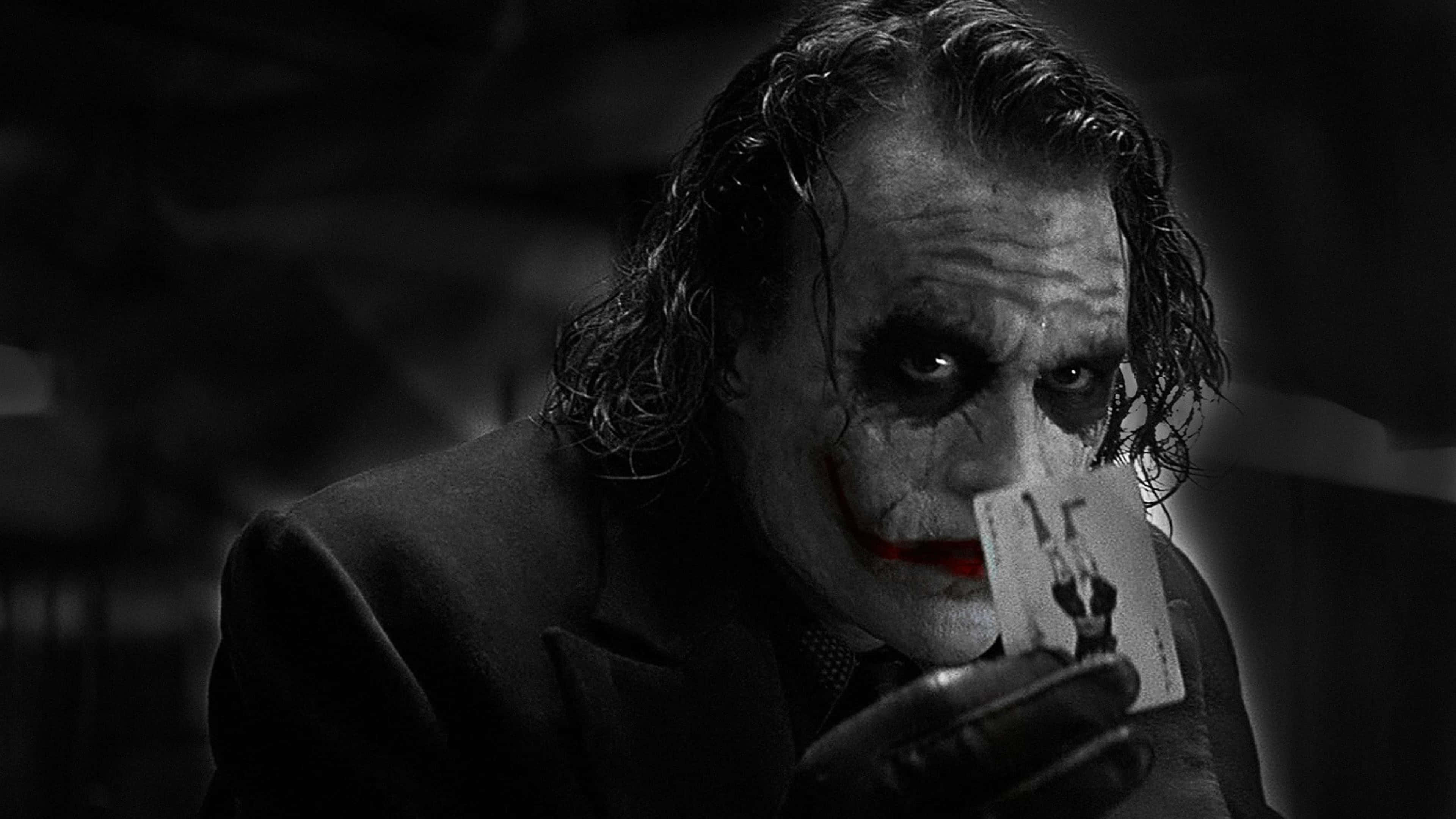 Donker Ridder Joker in 4K Ultra HD Swart en Wit Plakkaat Muurpapier