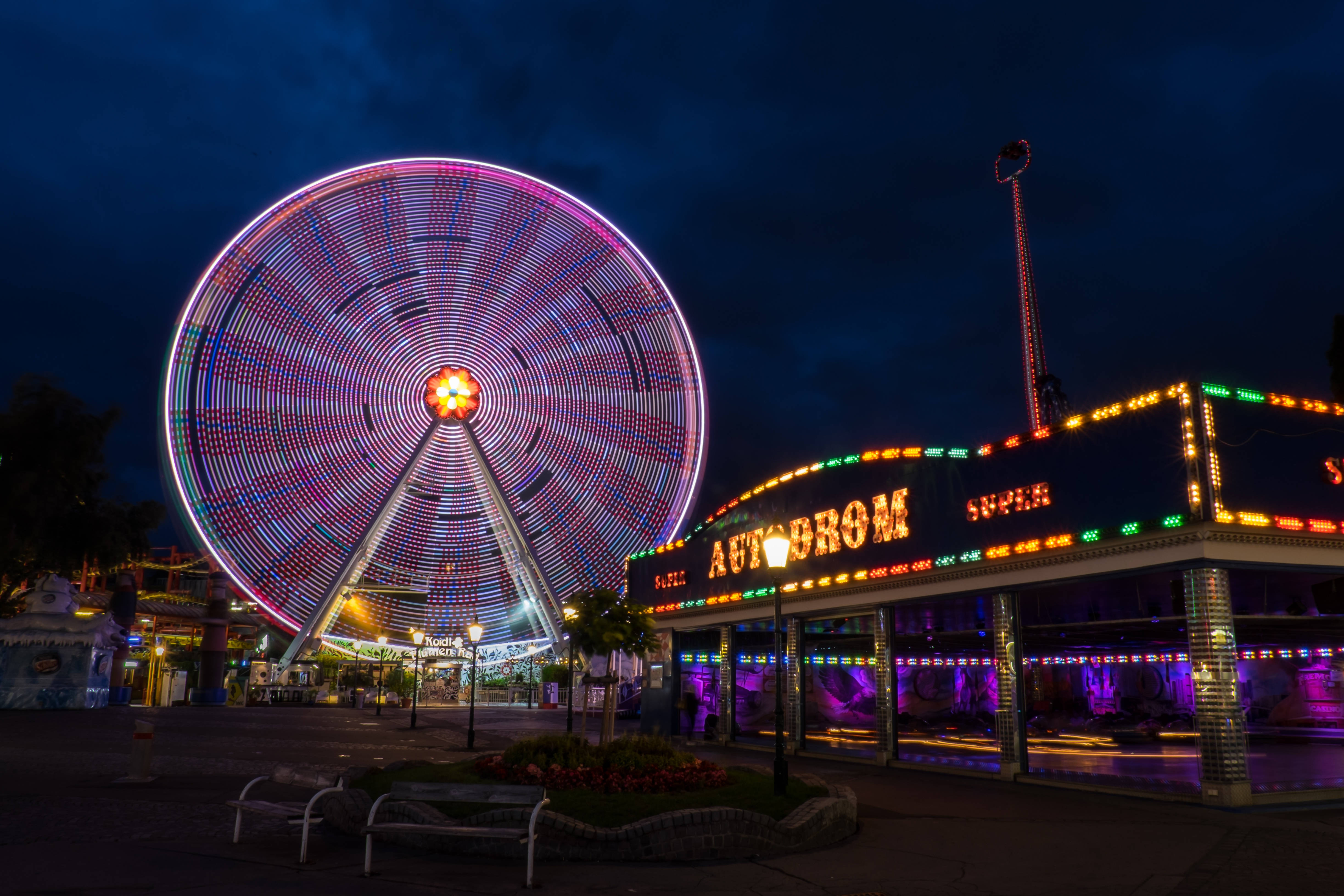 Donker Tema Kermis Reuzenrad Muurpapier