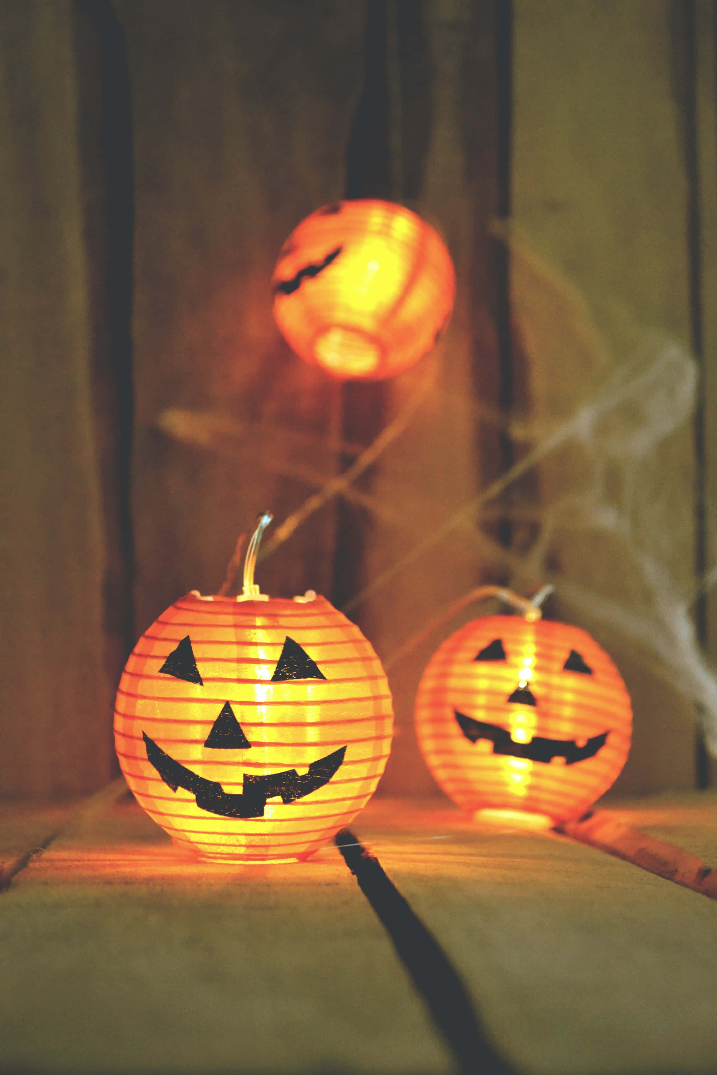 Drie Pampoenhoë Resolusie Halloween Agtergrond Muurpapier