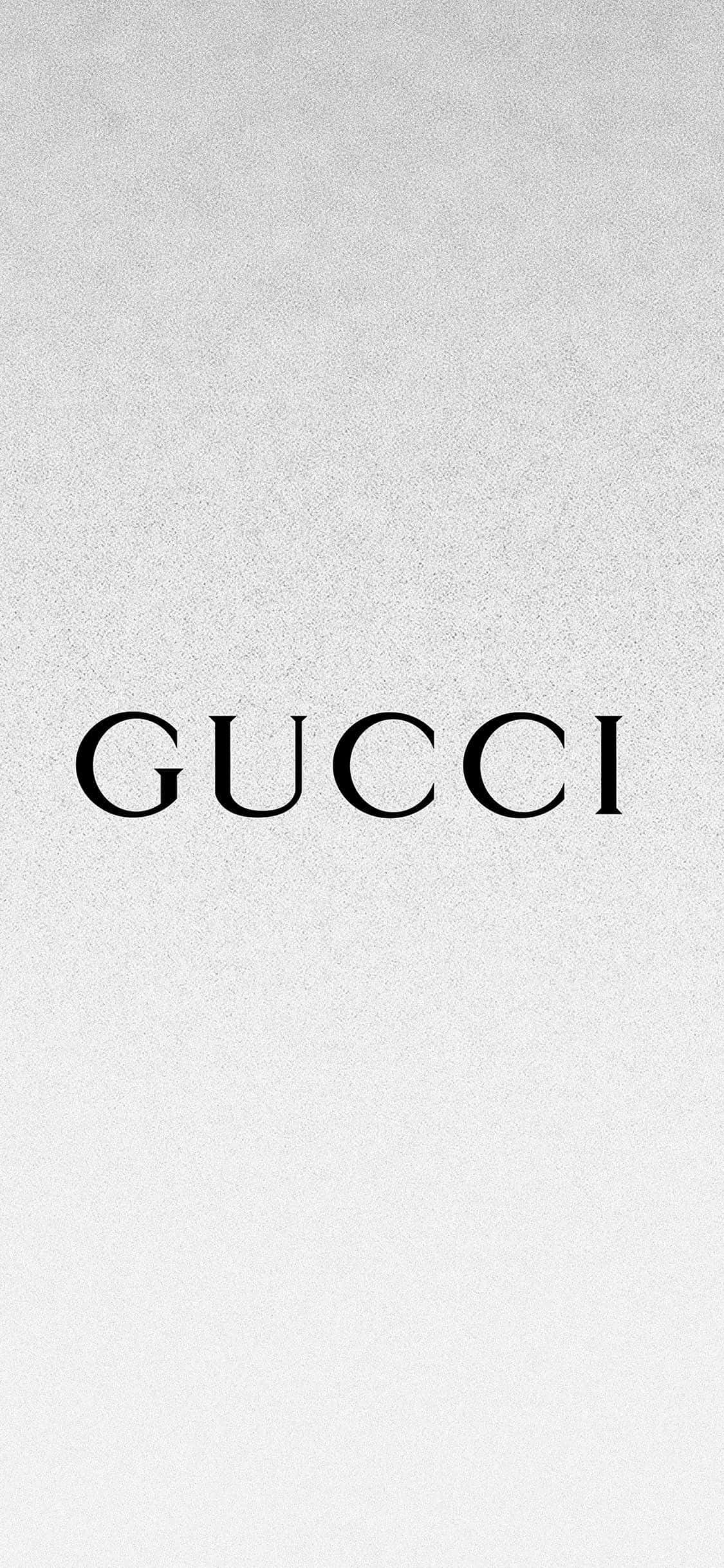 Elegante Silwer Wit Gucci Teks Agtergrond Muurpapier