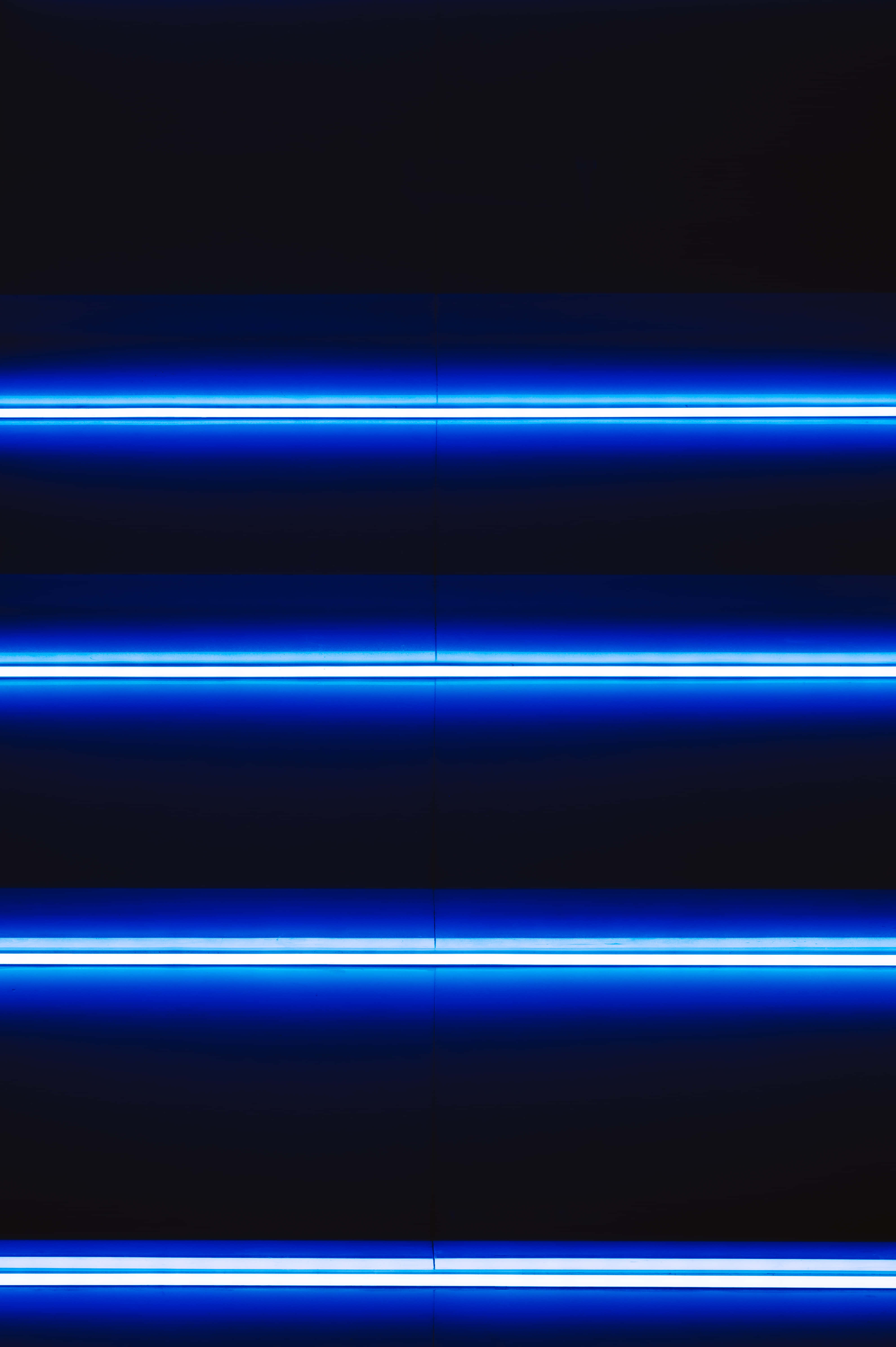 Elektriserende Neonblou Agtergrond Muurpapier