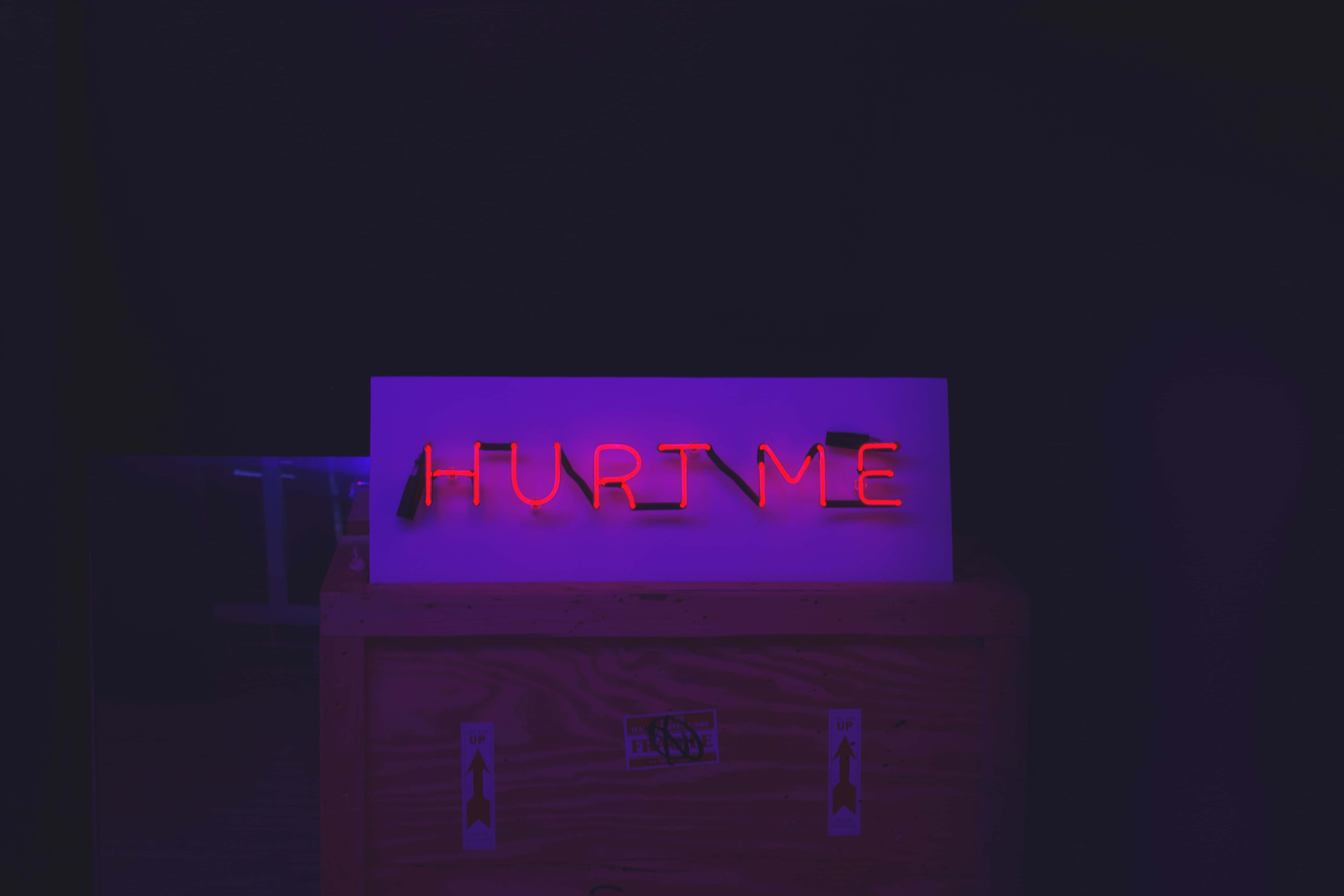 💡 Ervaar die Krag van Neon-estetika Muurpapier