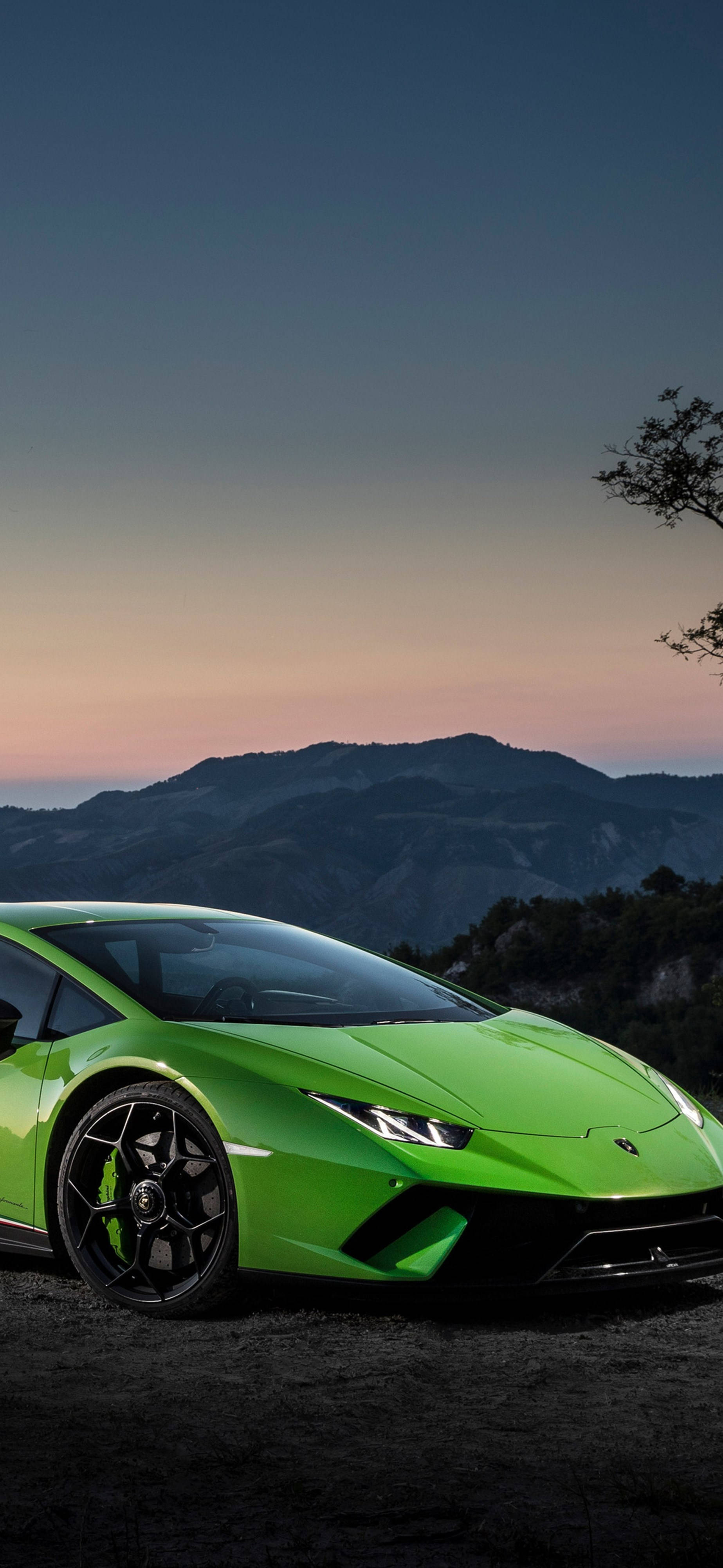 Ervaar die luukse van 'n Lamborghini met die krag van 'n iPhone! Muurpapier