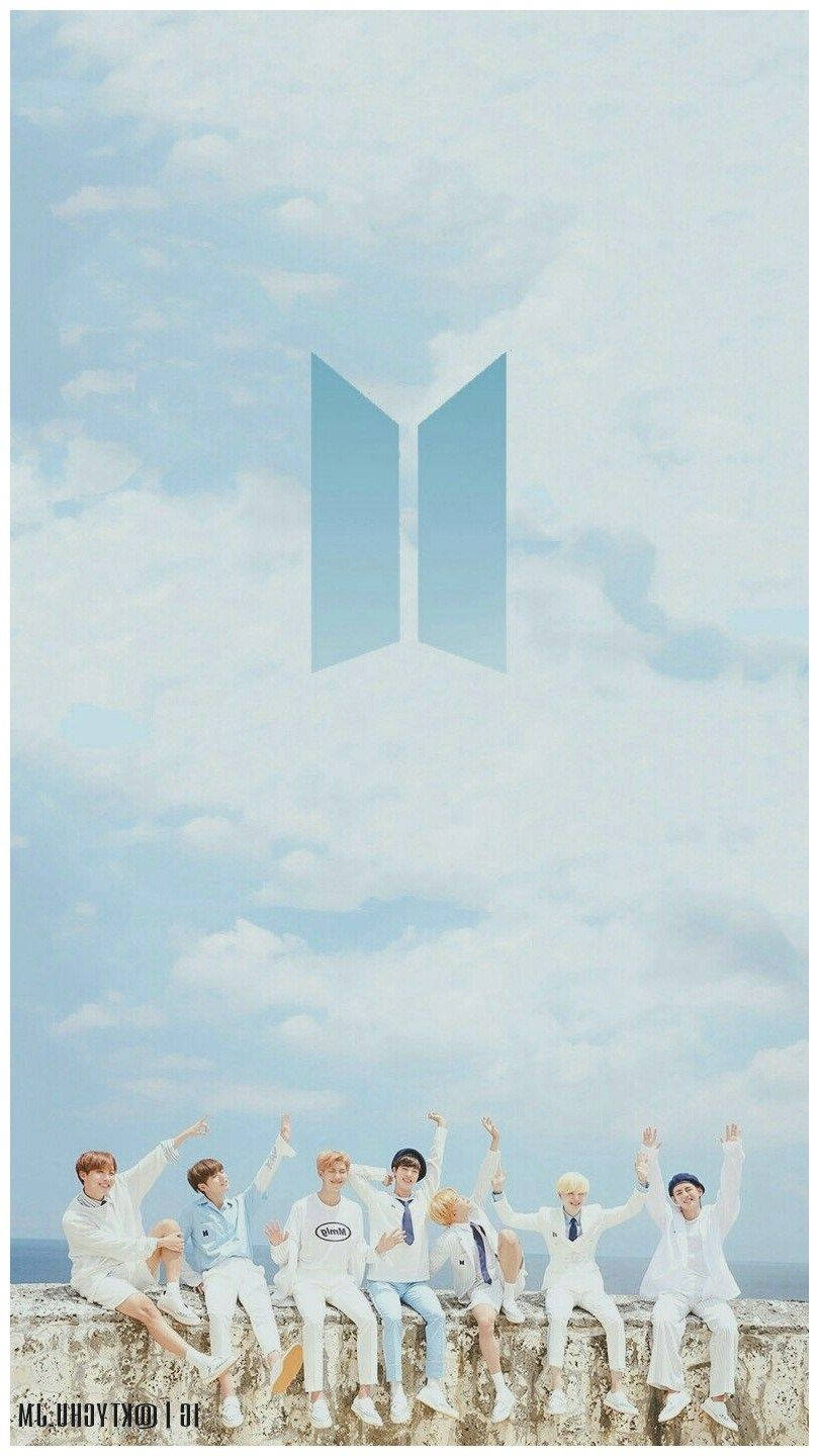 Estetiese BTS Blou Luchte Logo Muurpapier