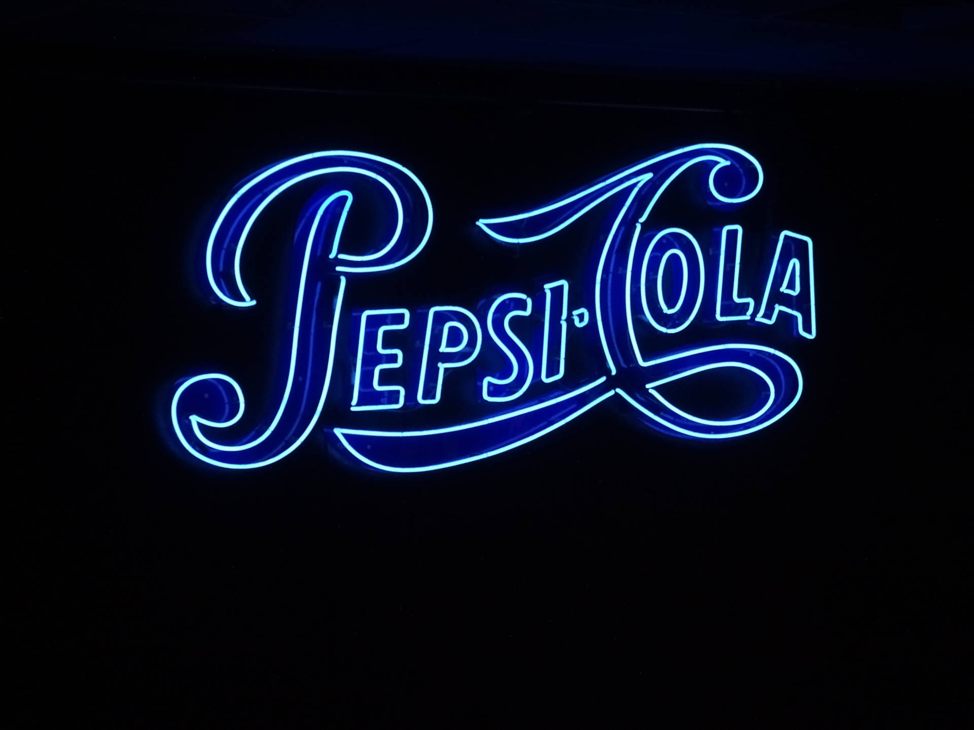 Estetiese Pepsi Cola Neonlig-skootrekenaar-agtergrond