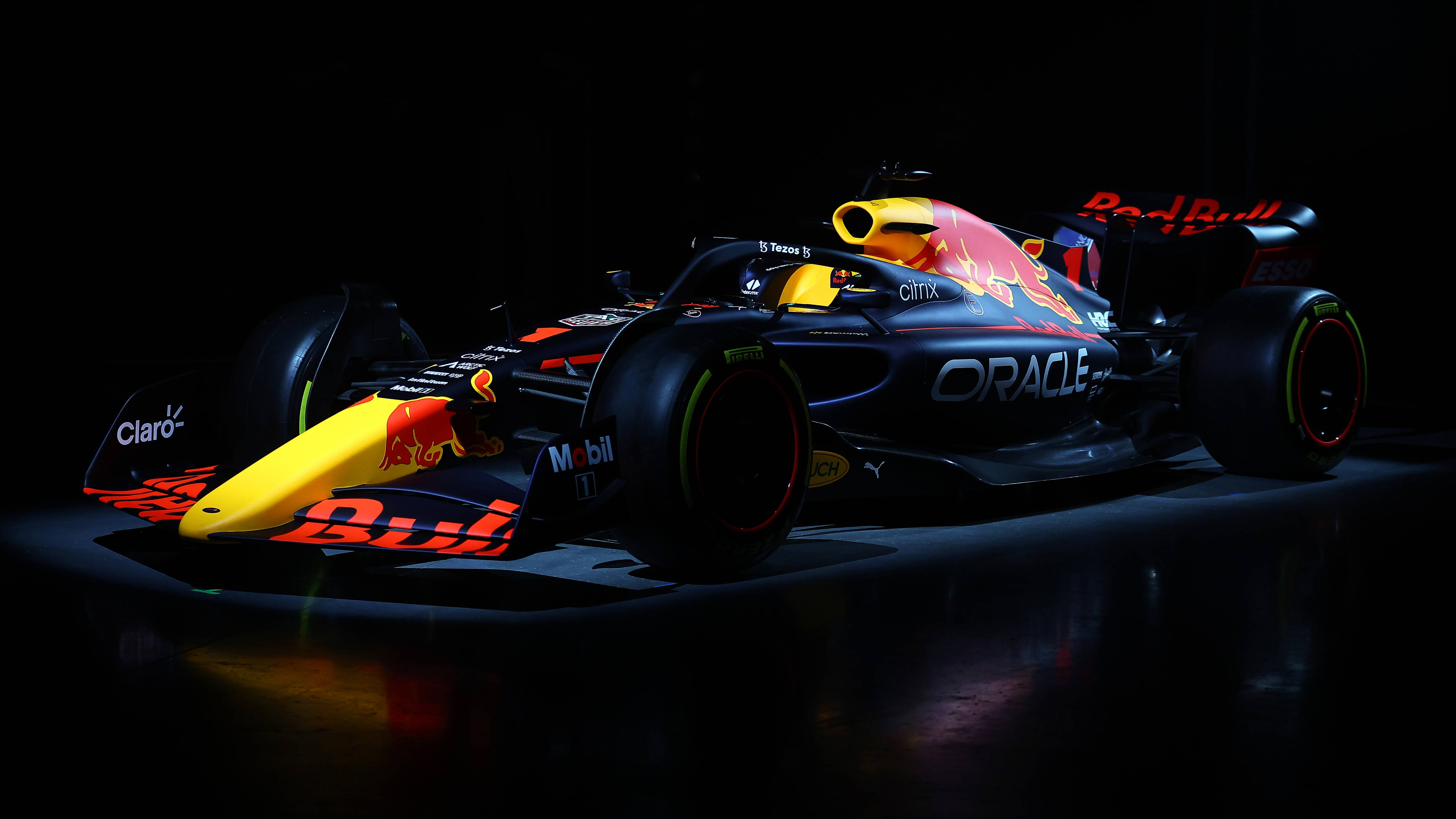 Formule 1-renmotor 4K-skootrekenaarmotor Muurpapier