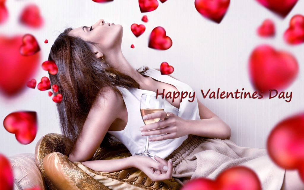Gelukkige Valentynsdag Vrou Met Drinkgoed Muurpapier