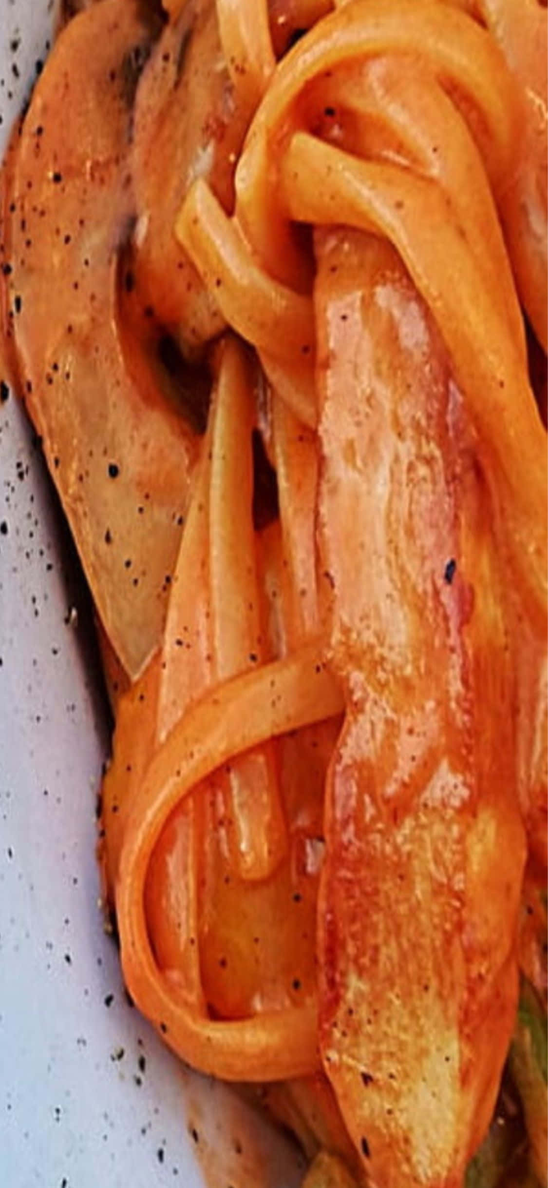 Geniet heerlike Italiaanse pasta met jou iPhone X. Muurpapier