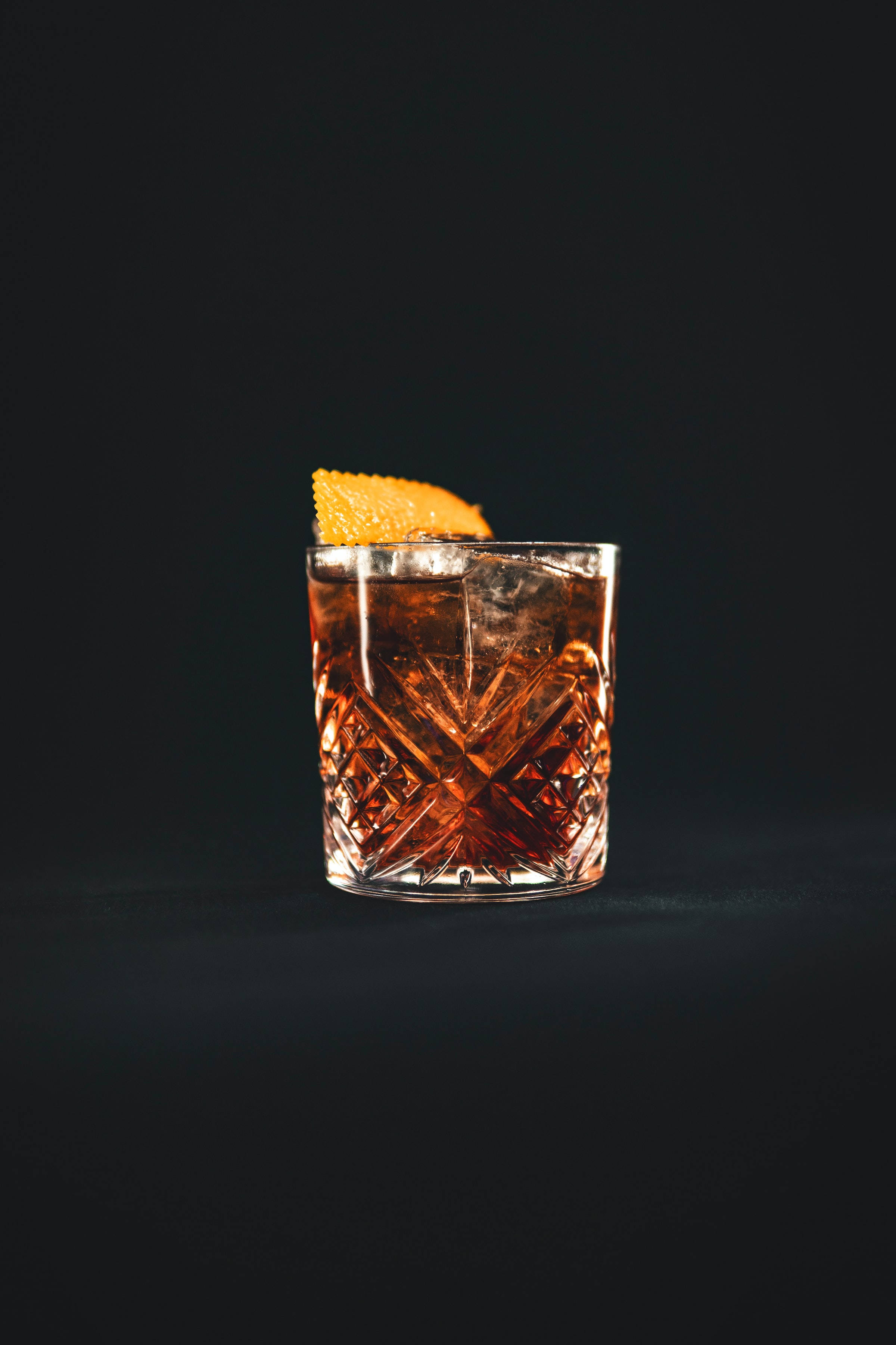 Geniet van die Subtiele Note van Bourbon Whiskey Muurpapier