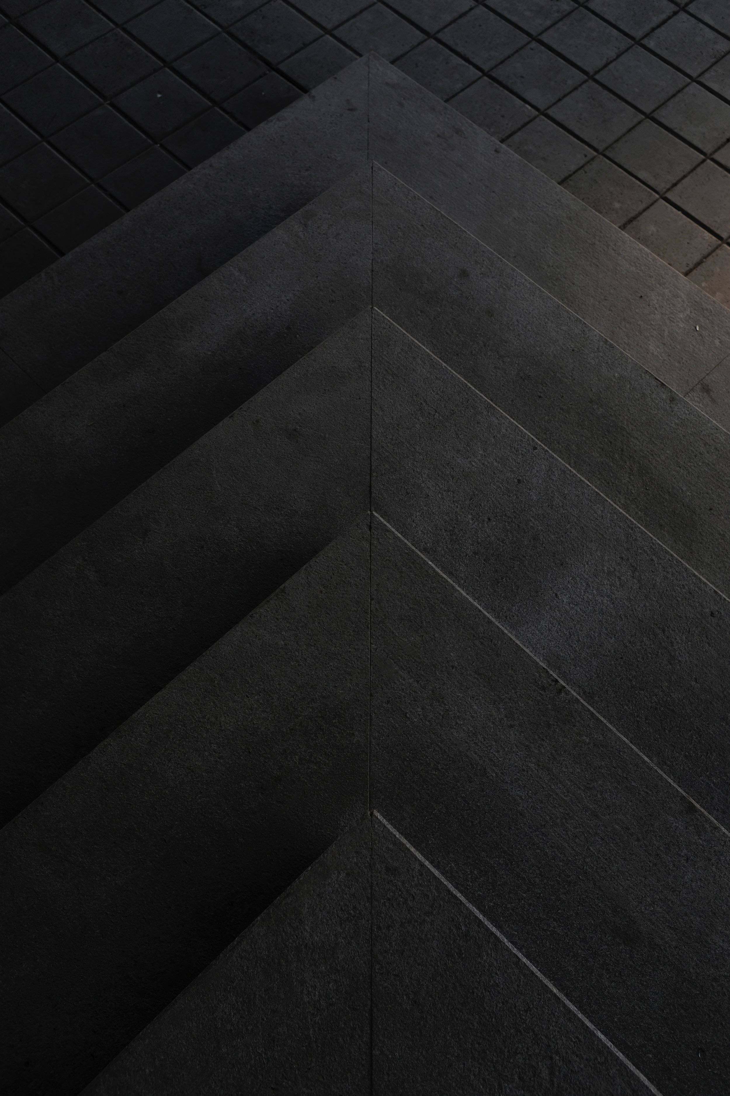 Geometriese Driehoek Sement Donker Modus Muurpapier