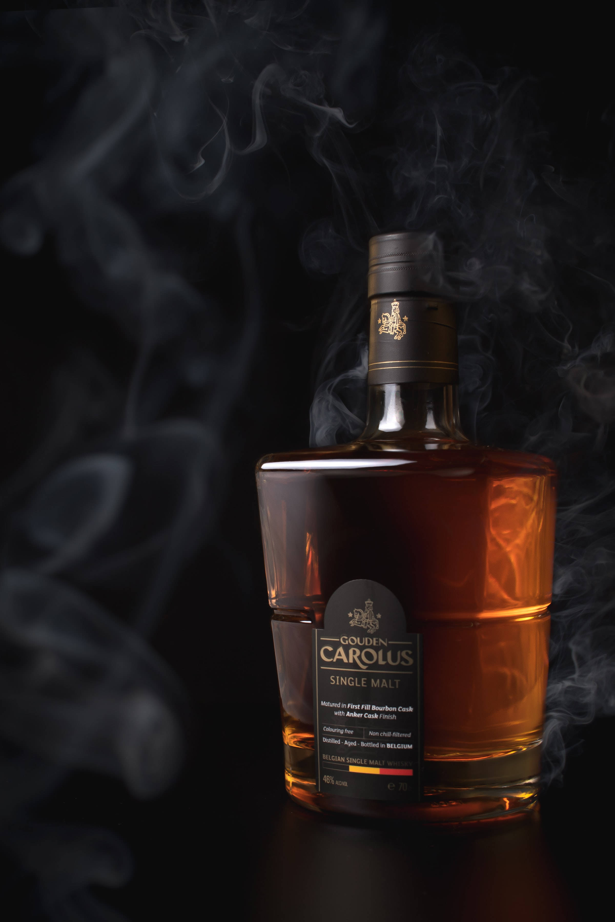 Gouden Carolus Ronde Whiskybottel Muurpapier