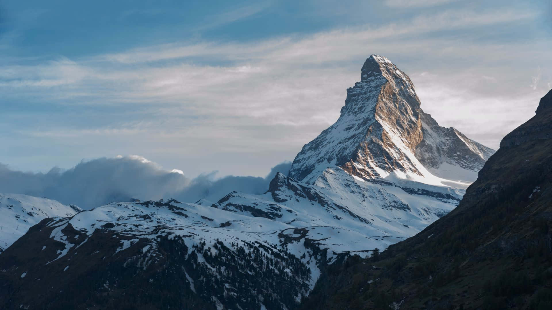 Haal Vars Asem Terwyl Jy die Uitsig op die Majestueuse Berge Geniet Muurpapier