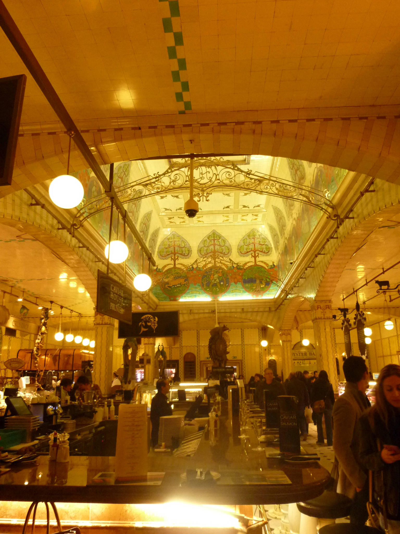 Harrods Mense wat Inkopies Doen Muurpapier