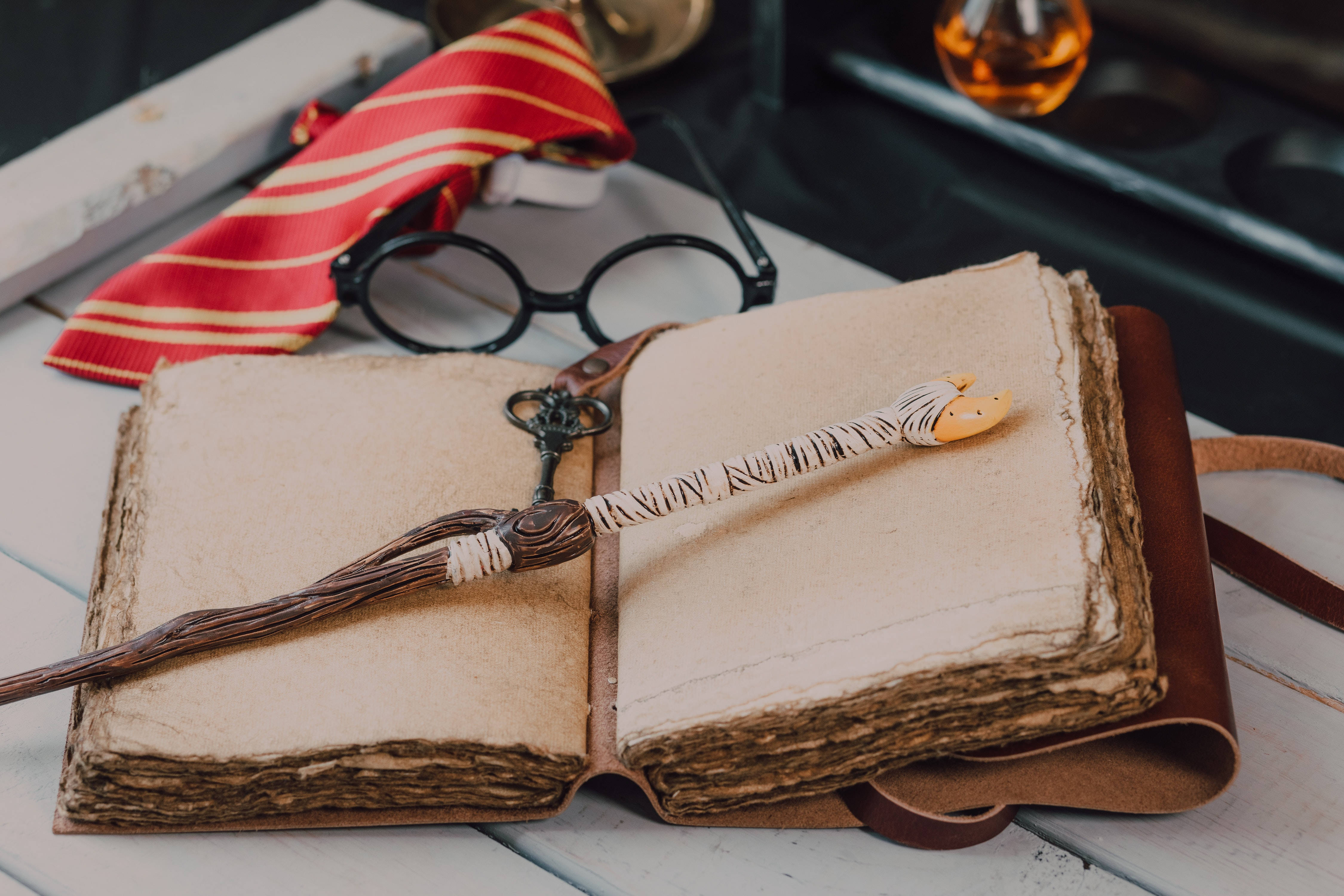 Harry Potter Estetiese Towerstaf en Towerboek Muurpapier