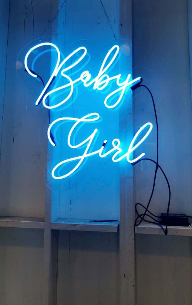 Helder en vurige neonblou verlig die naghemel. Muurpapier