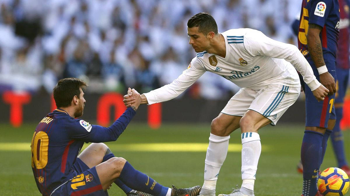 Helping Messi en Ronaldo 4K Muurpapier